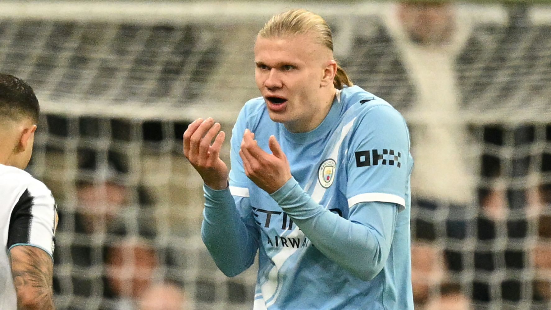 FBL-ENG-LCUP-NEWCASTLE-MAN CITY