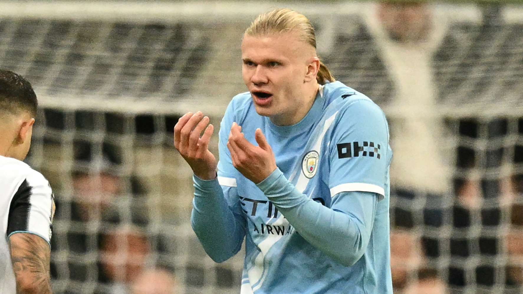 FBL-ENG-LCUP-NEWCASTLE-MAN CITY