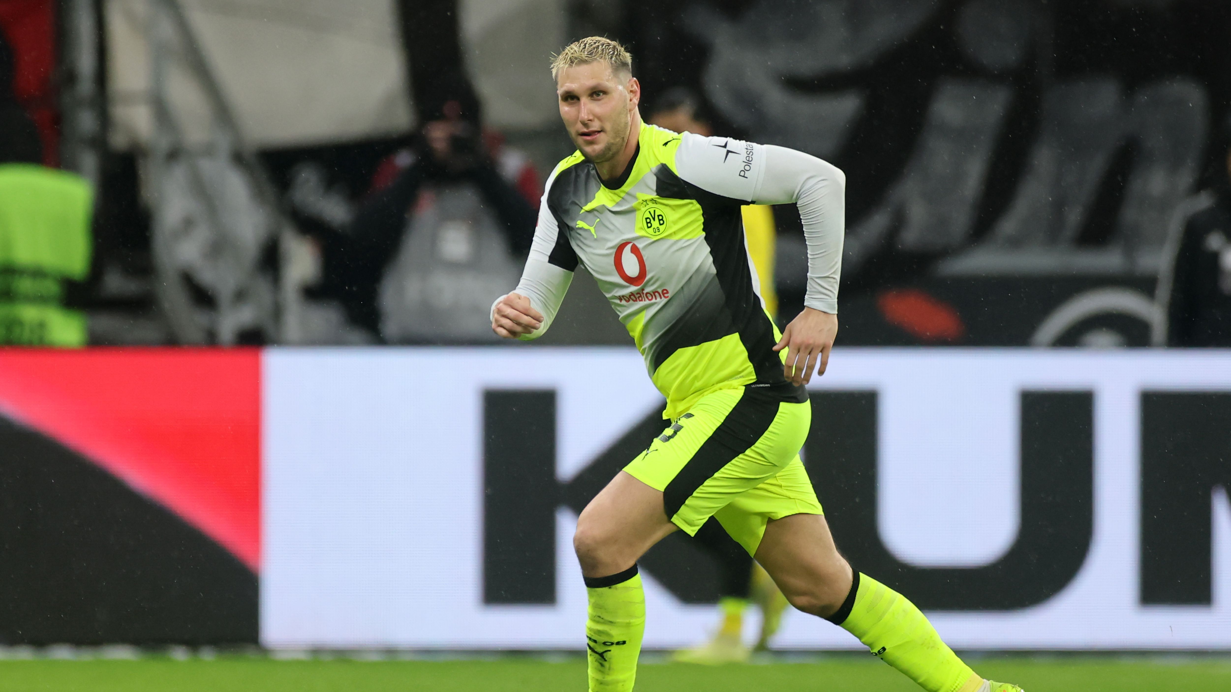 Eintracht Frankfurt v Borussia Dortmund - Bundesliga