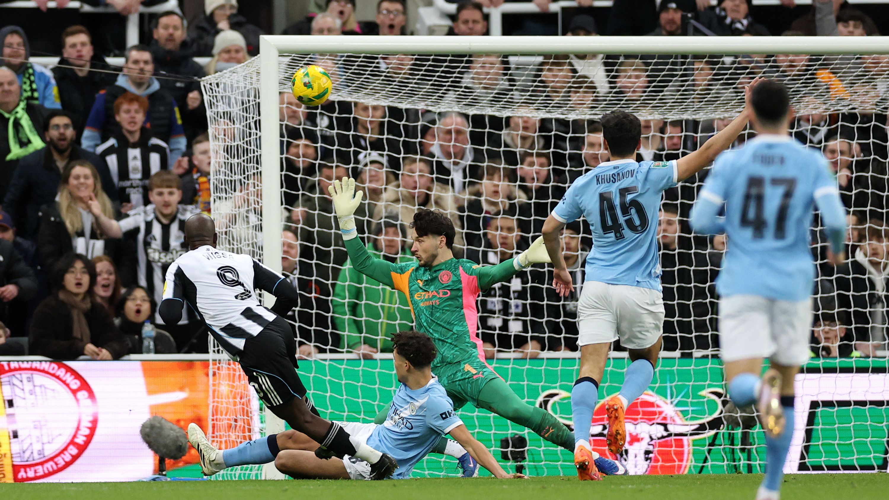 Newcastle United v Manchester City - Carabao Cup Semi Final First Leg