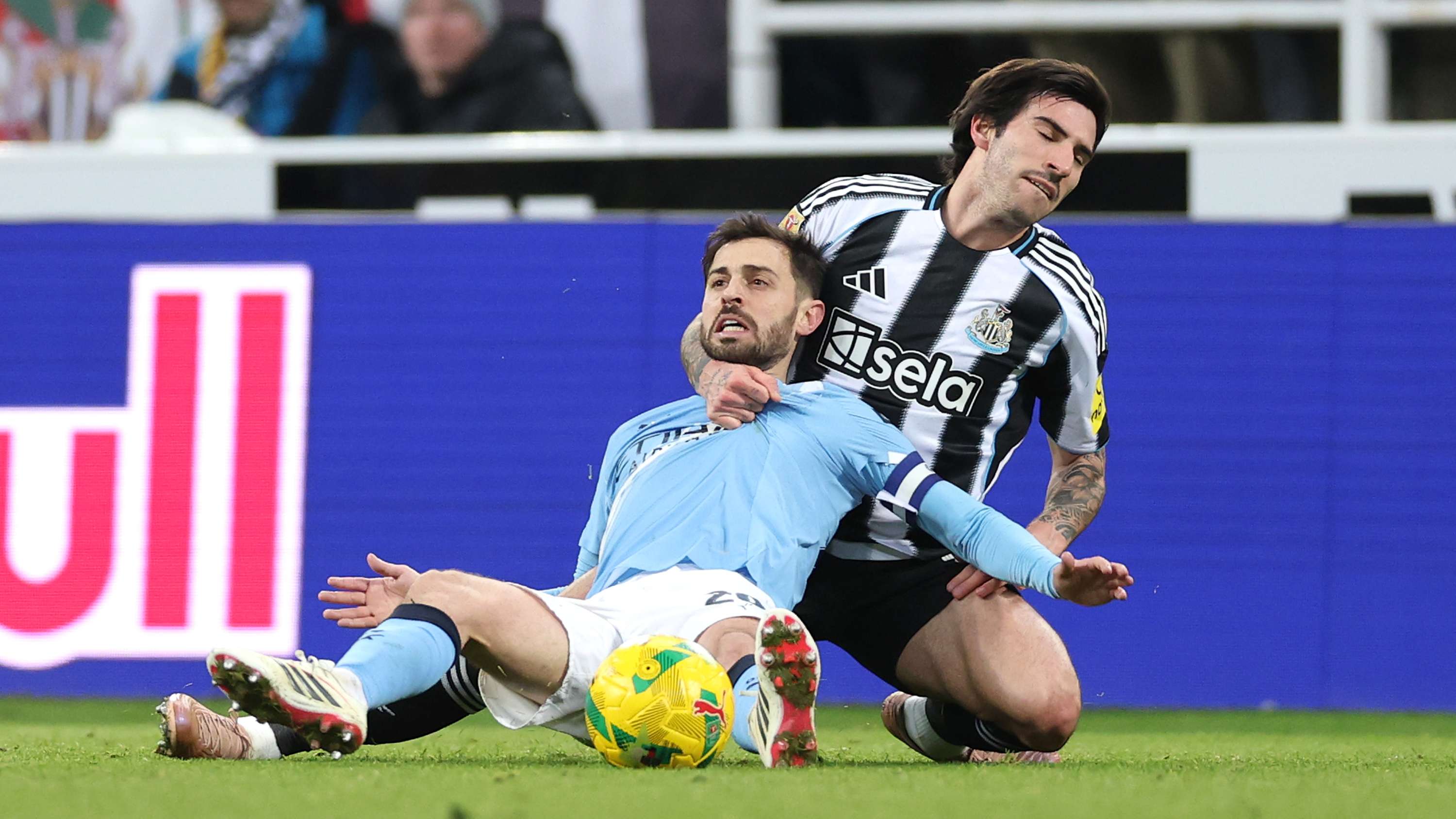 Newcastle United v Manchester City - Carabao Cup Semi Final First Leg