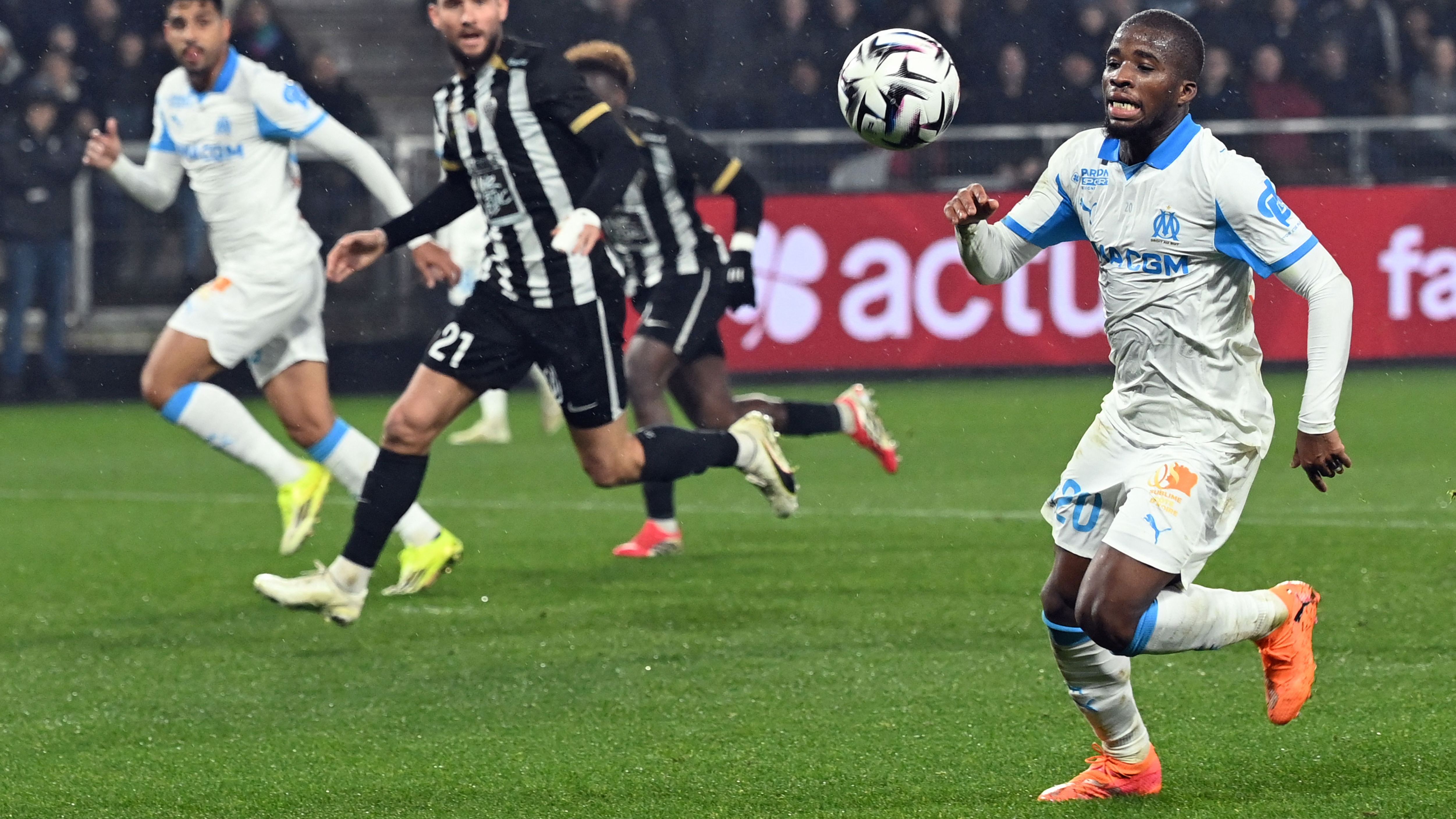 FBL-FRA-LIGUE1-ANGERS-MARSEILLE