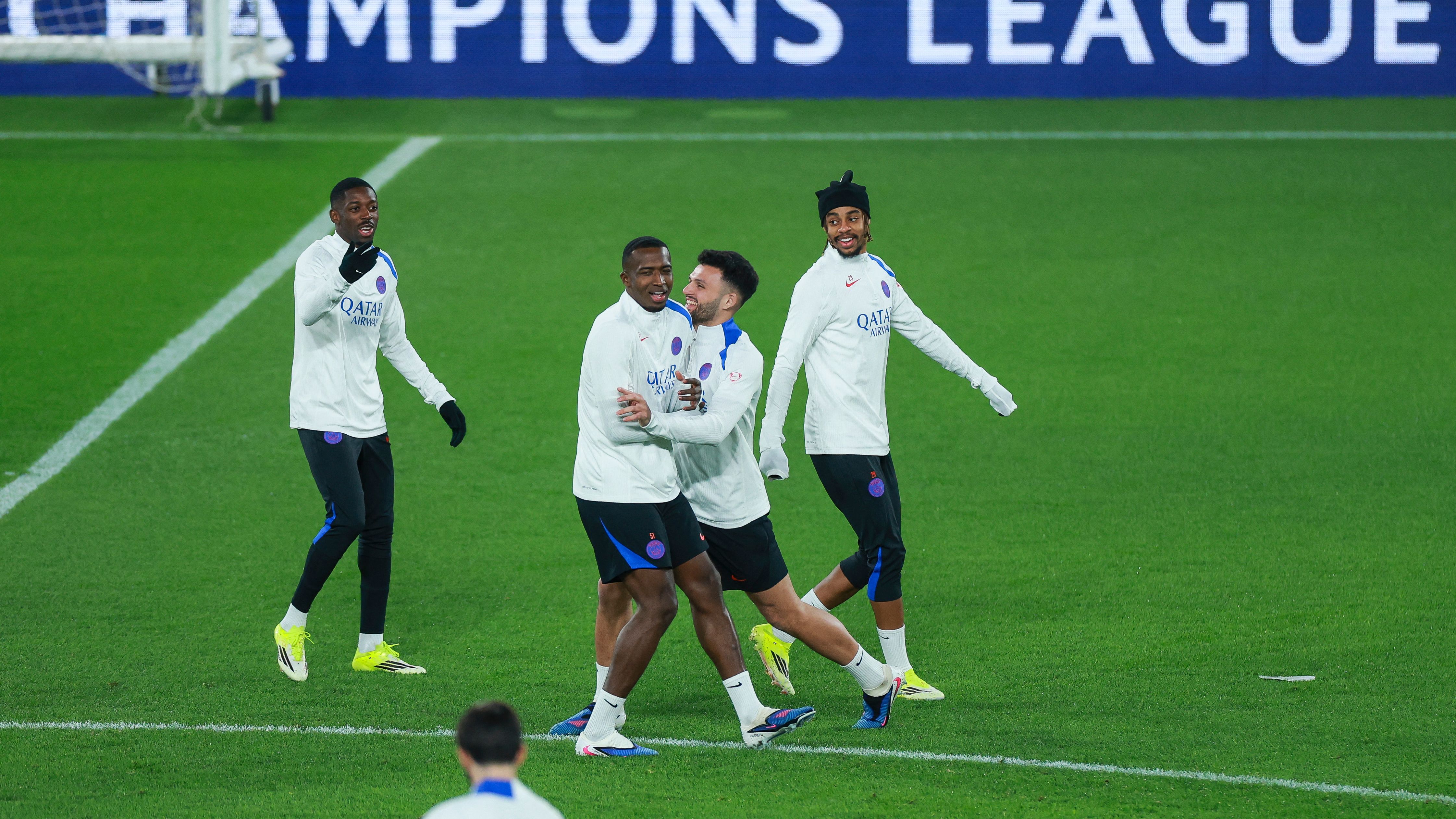 FBL-EUR-C1-PARIS SG-TRAINING