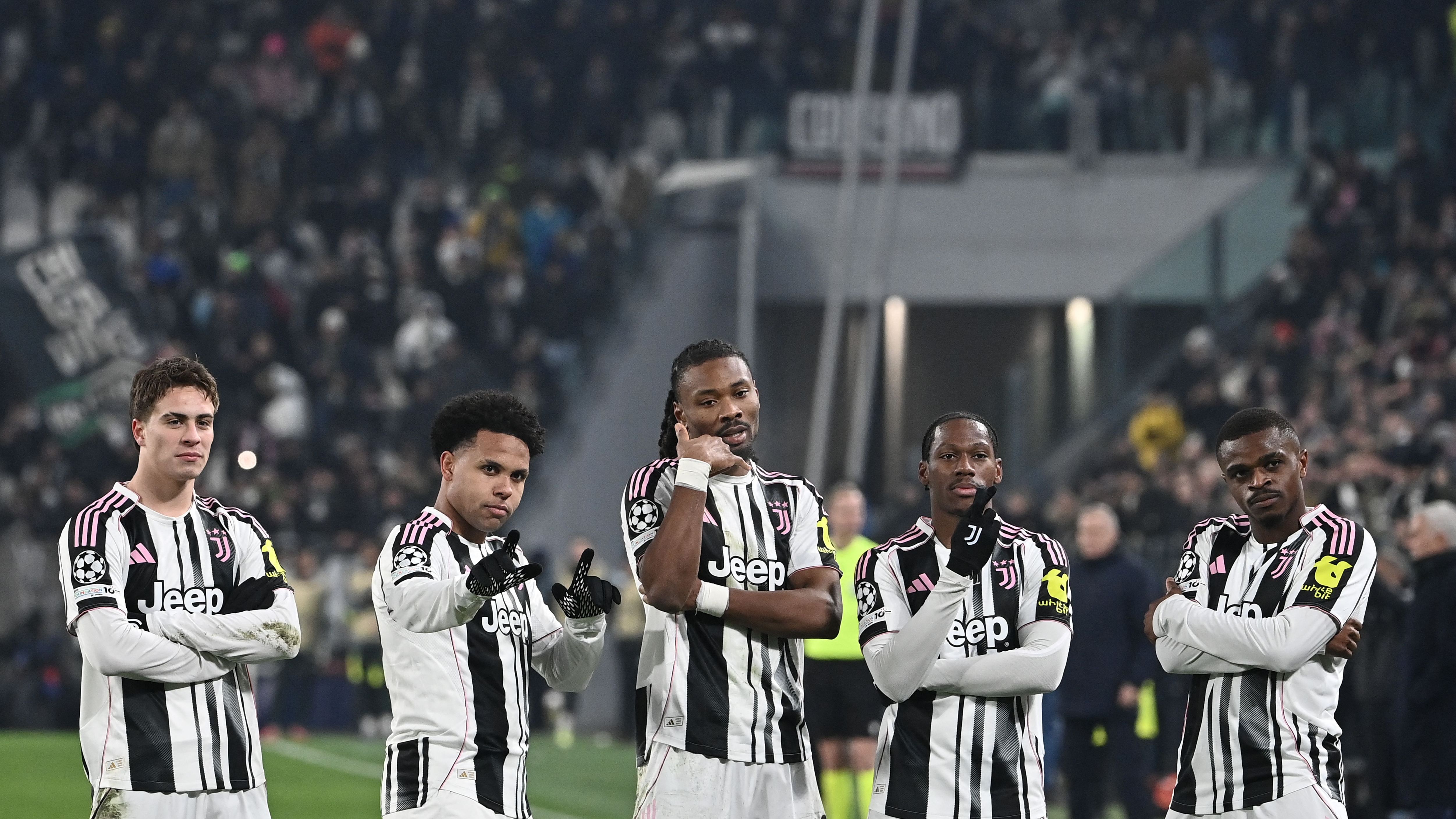 TOPSHOT-FBL-EUR-C1-JUVENTUS-BENFICA