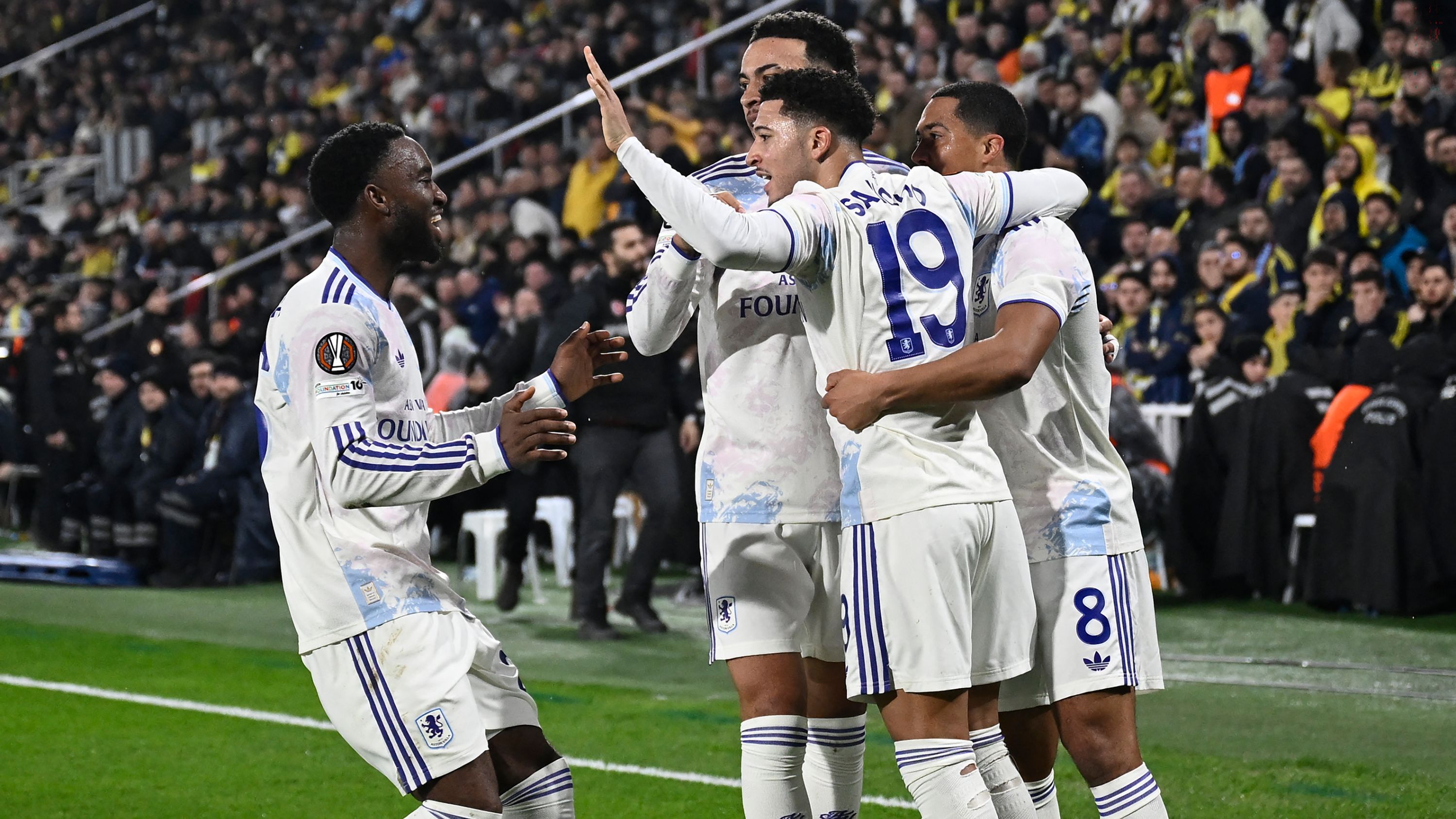 FBL-EUR-C3-FENERBAHCE-ASTON VILLA