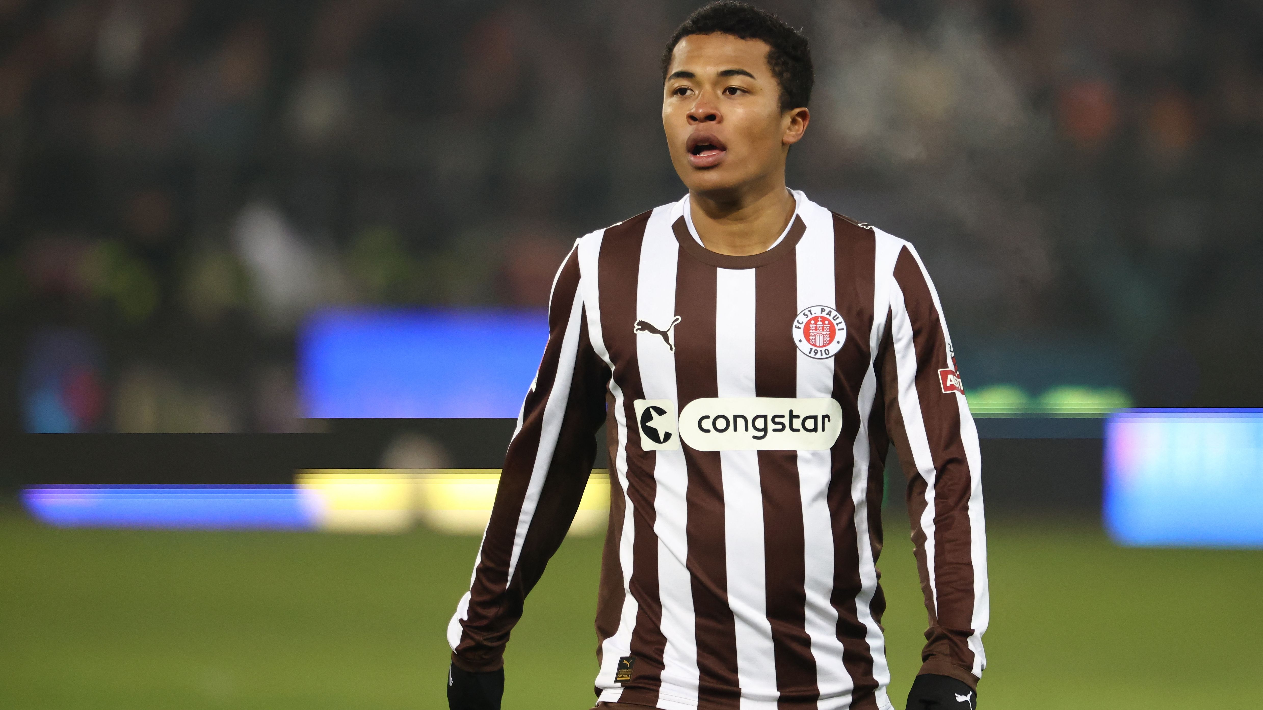 FBL-GER-BUNDESLIGA-ST PAULI-HAMBURG