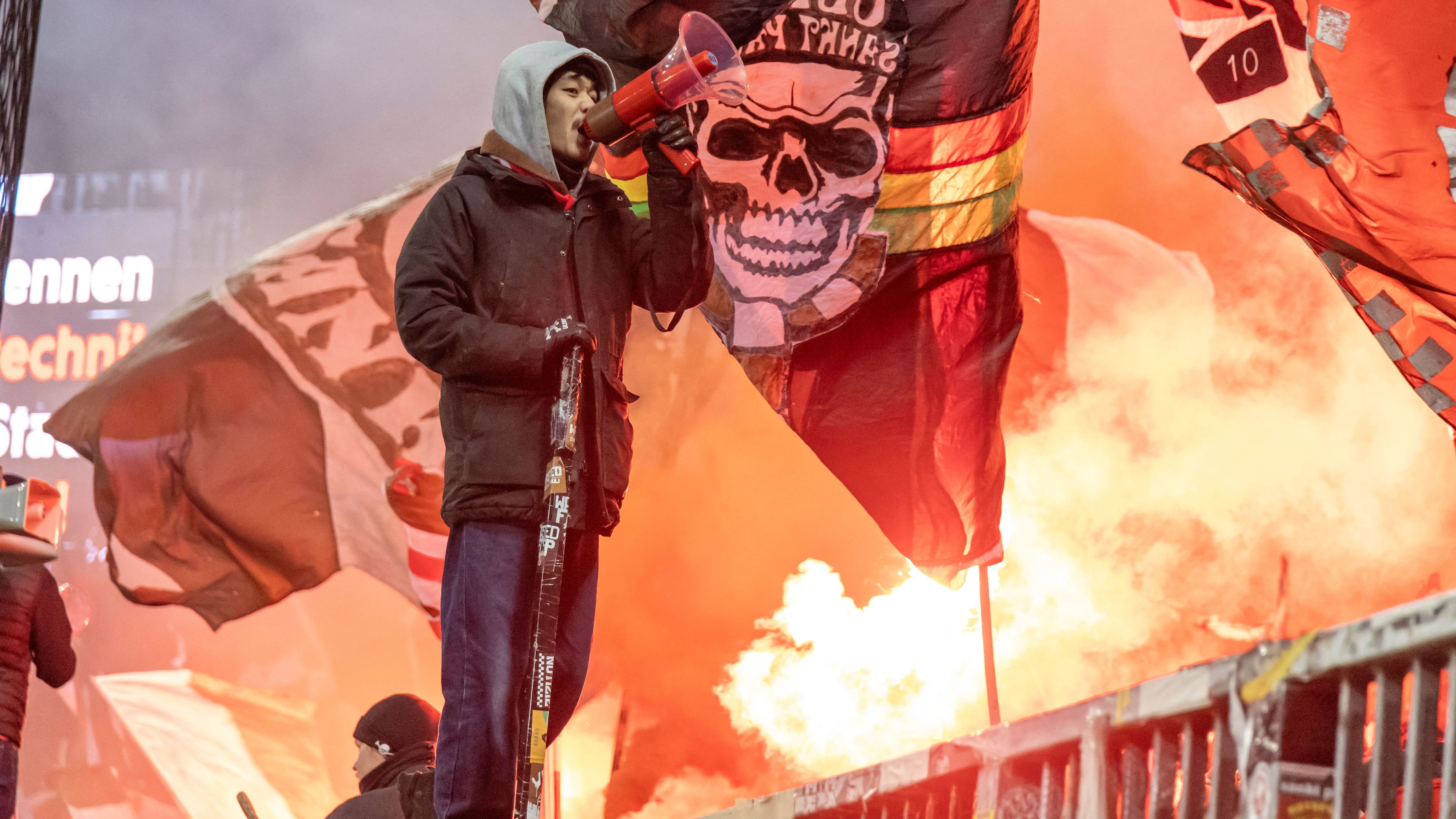 FBL-GER-BUNDESLIGA-ST PAULI-HAMBURG