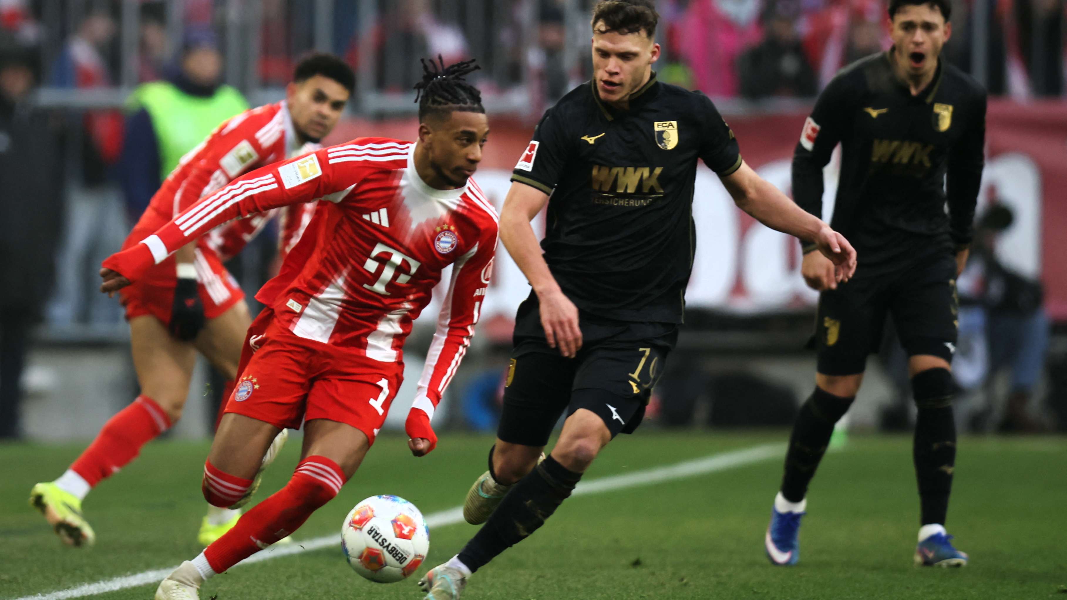 FBL-GER-BUNDESLIGA-BAYERN MUNICH-AUGSBURG