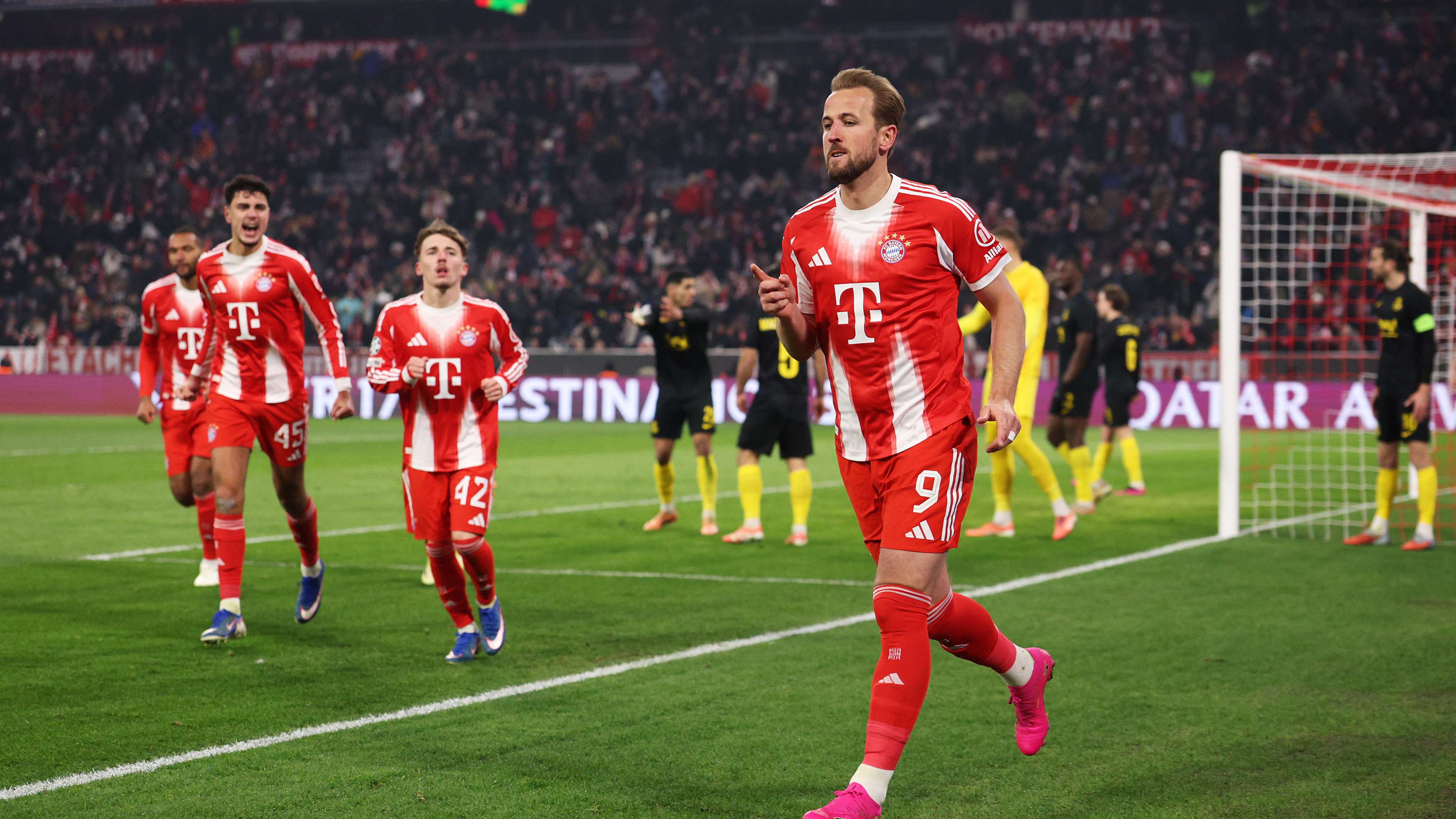 FC Bayern München v R. Union Saint-Gilloise - UEFA Champions League 2025/26 League Phase MD7