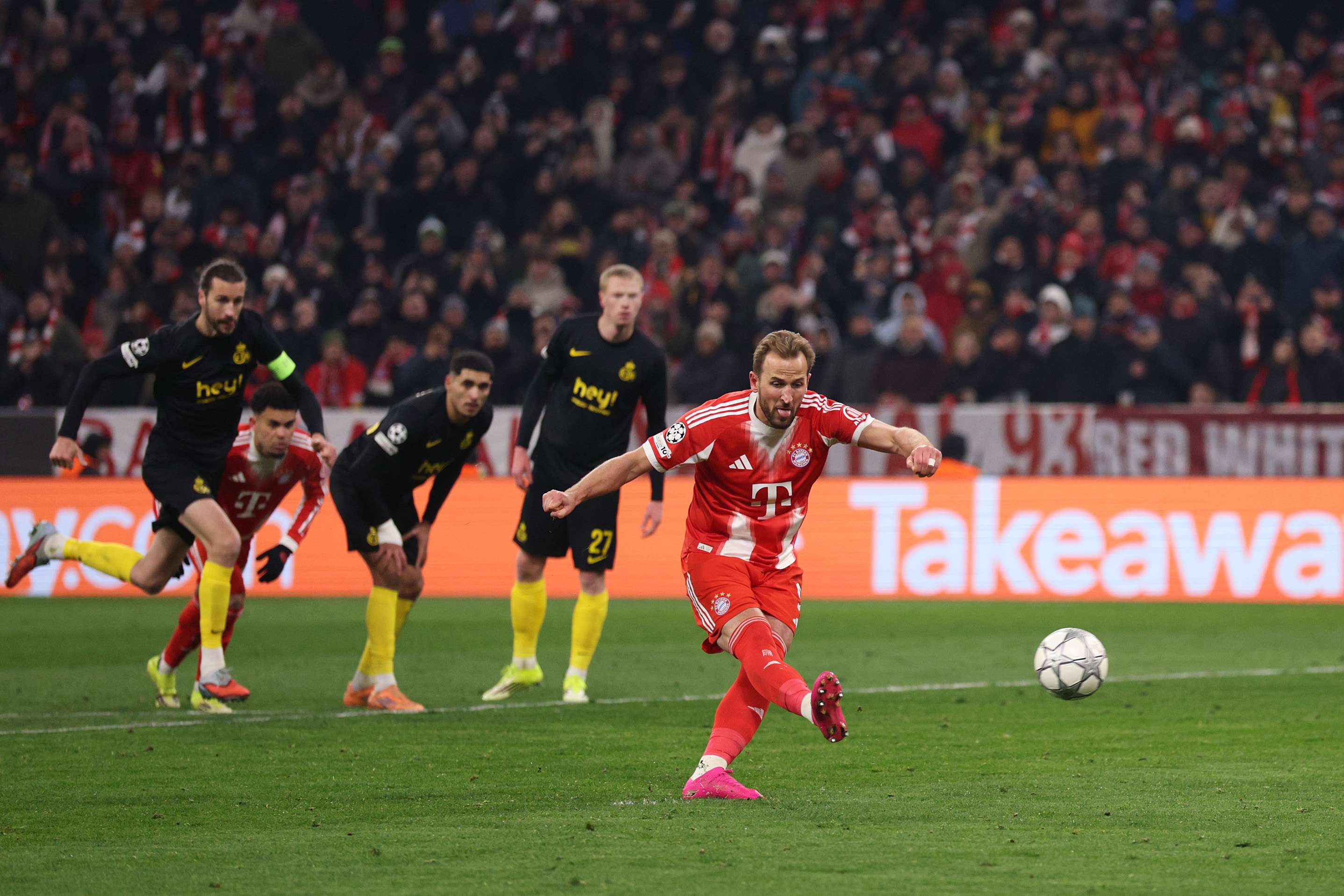 FC Bayern München v R. Union Saint-Gilloise - UEFA Champions League 2025/26 League Phase MD7