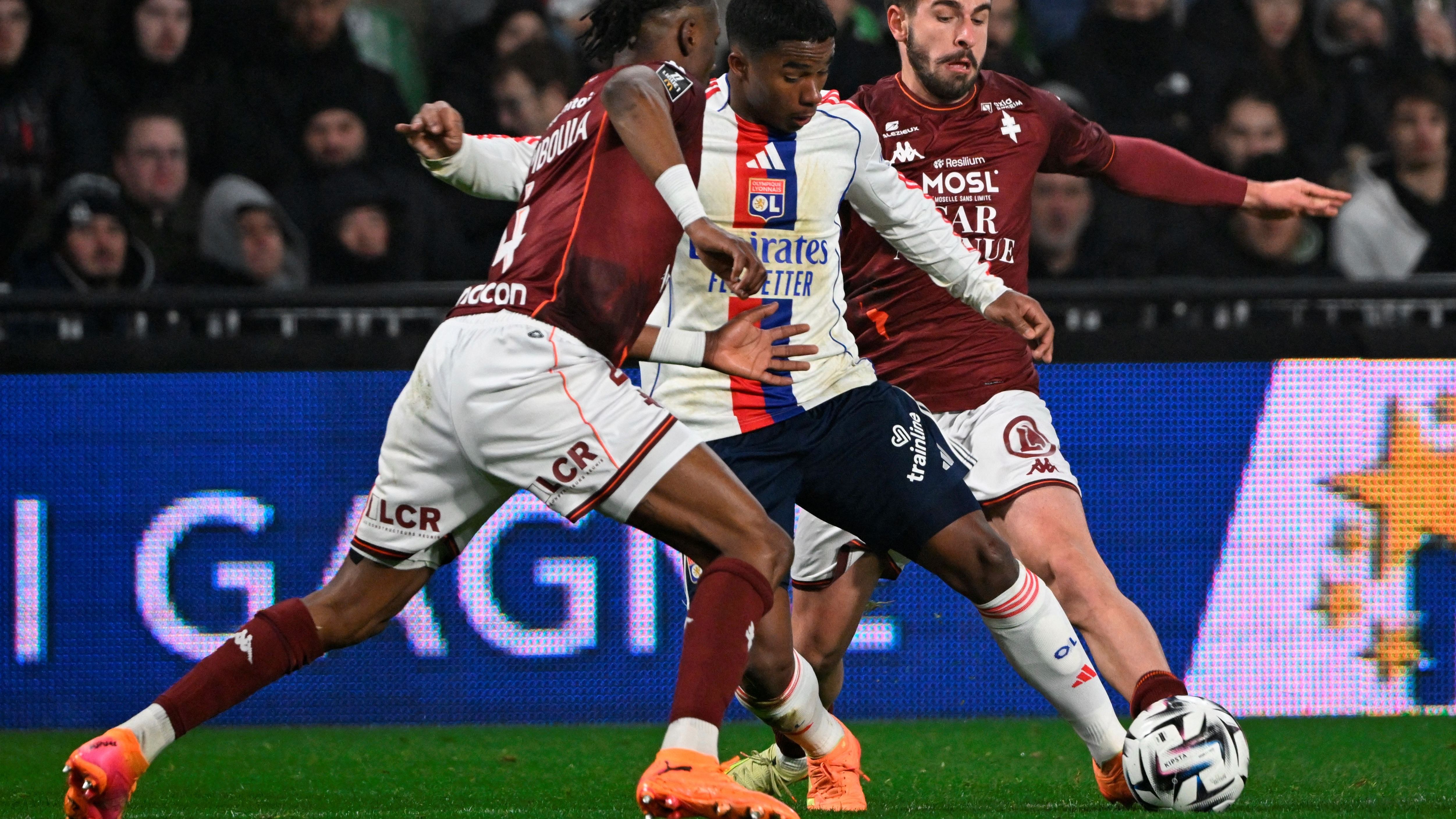 FBL-FRA-LIGUE1-METZ-LYON