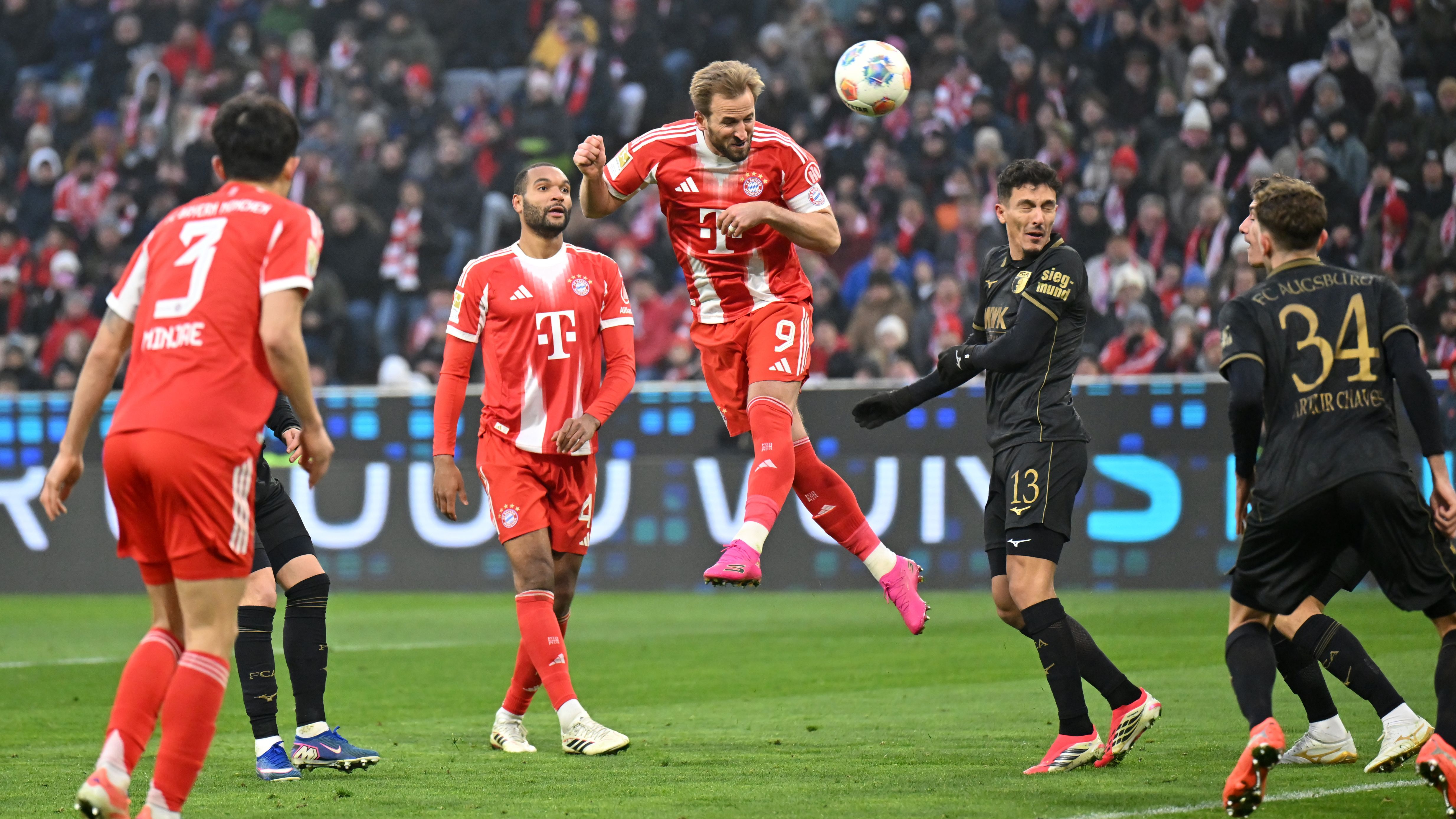 FC Bayern München v FC Augsburg - Bundesliga