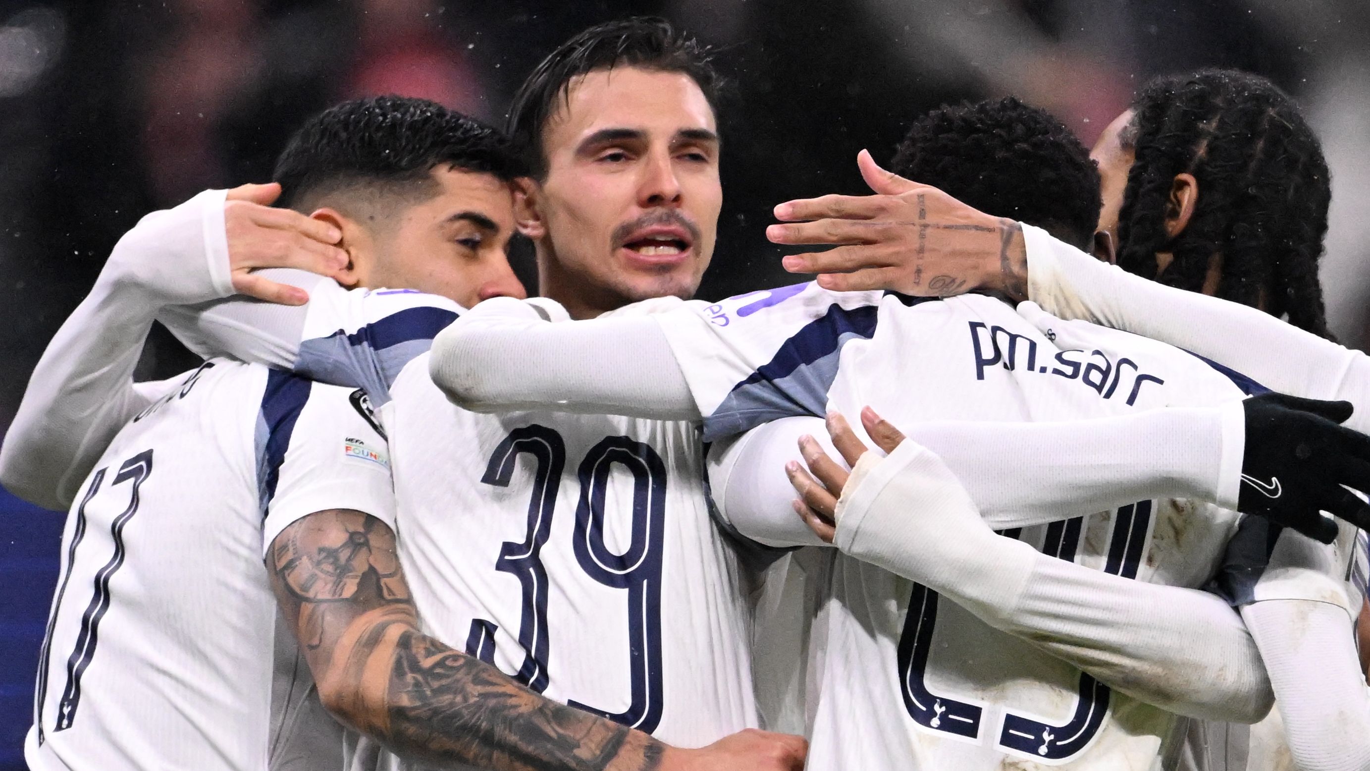 TOPSHOT-FBL-EUR-C1-FRANKFURT-TOTTENHAM