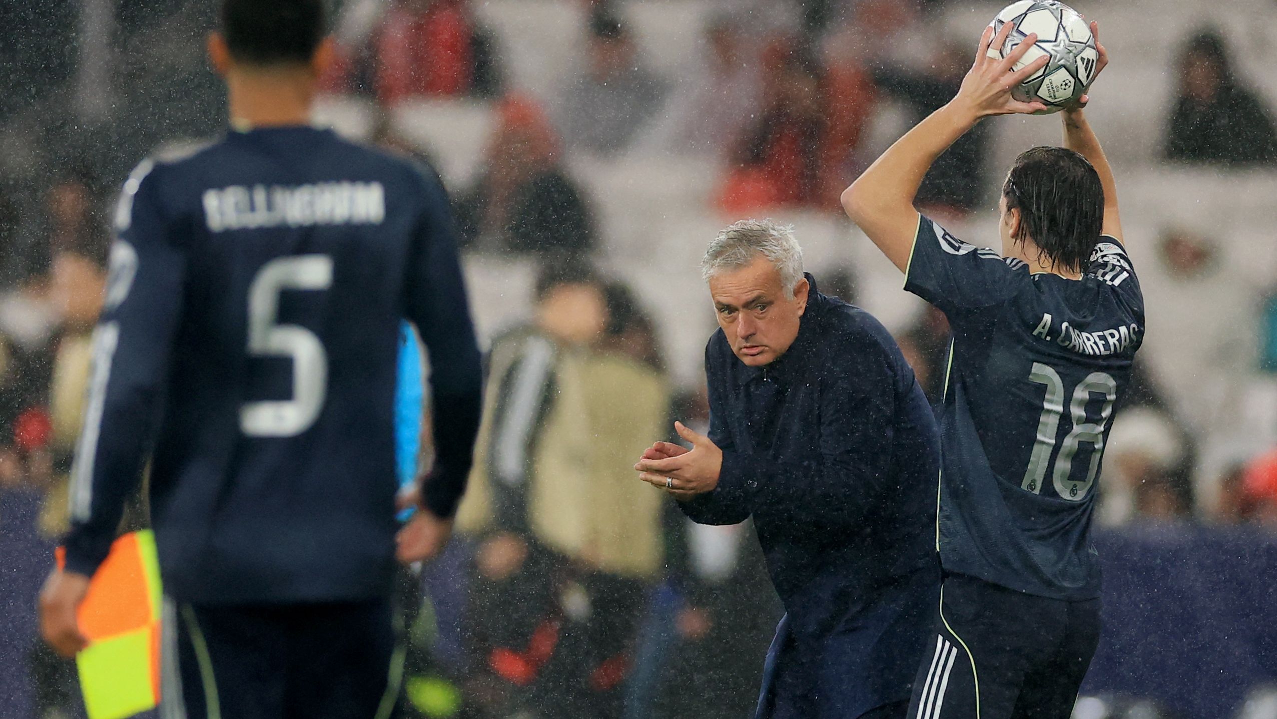 TOPSHOT-FBL-EUR-C1-BENFICA-REAL MADRID