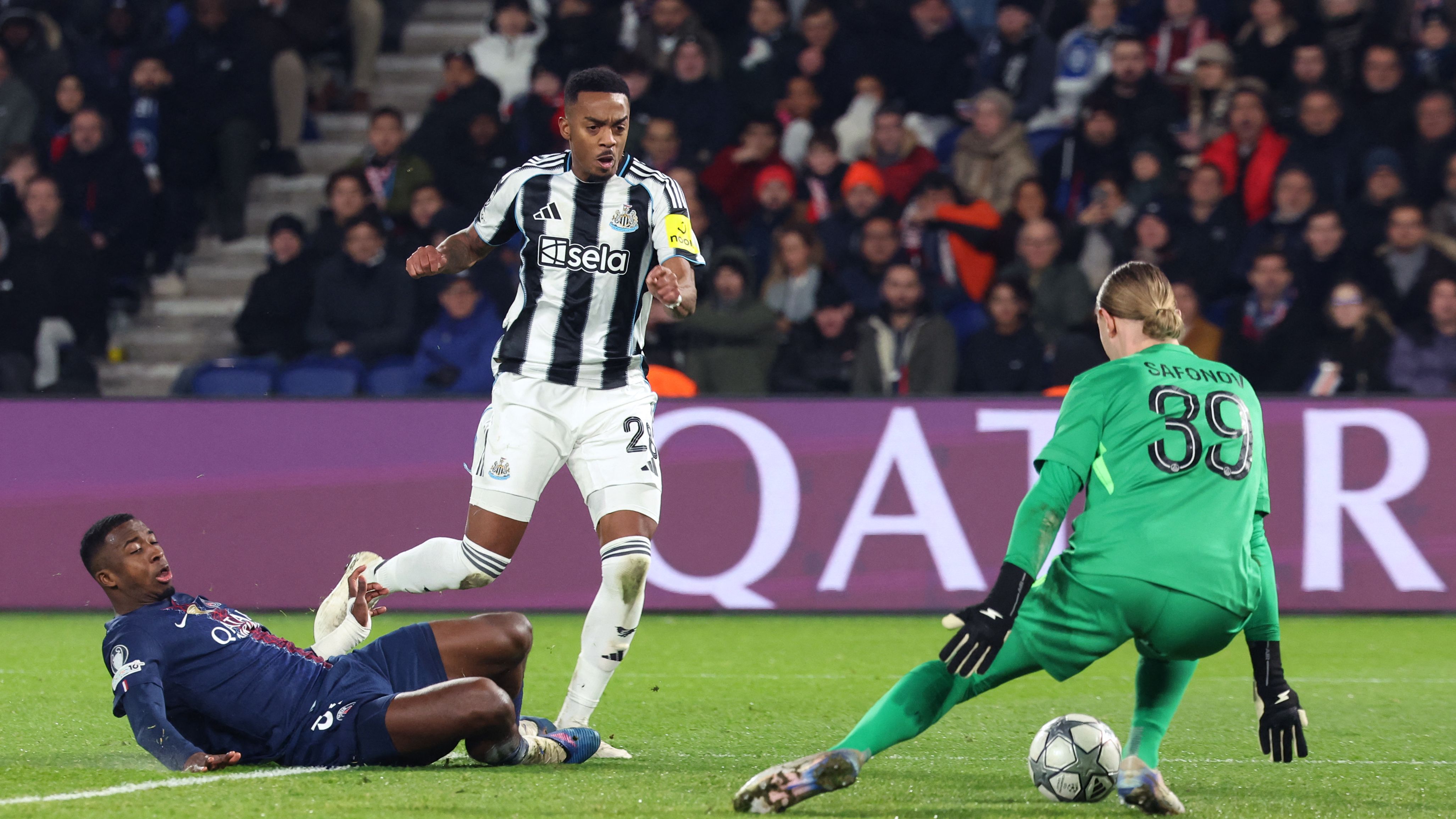 FBL-EUR-C1-PSG-NEWCASTLE