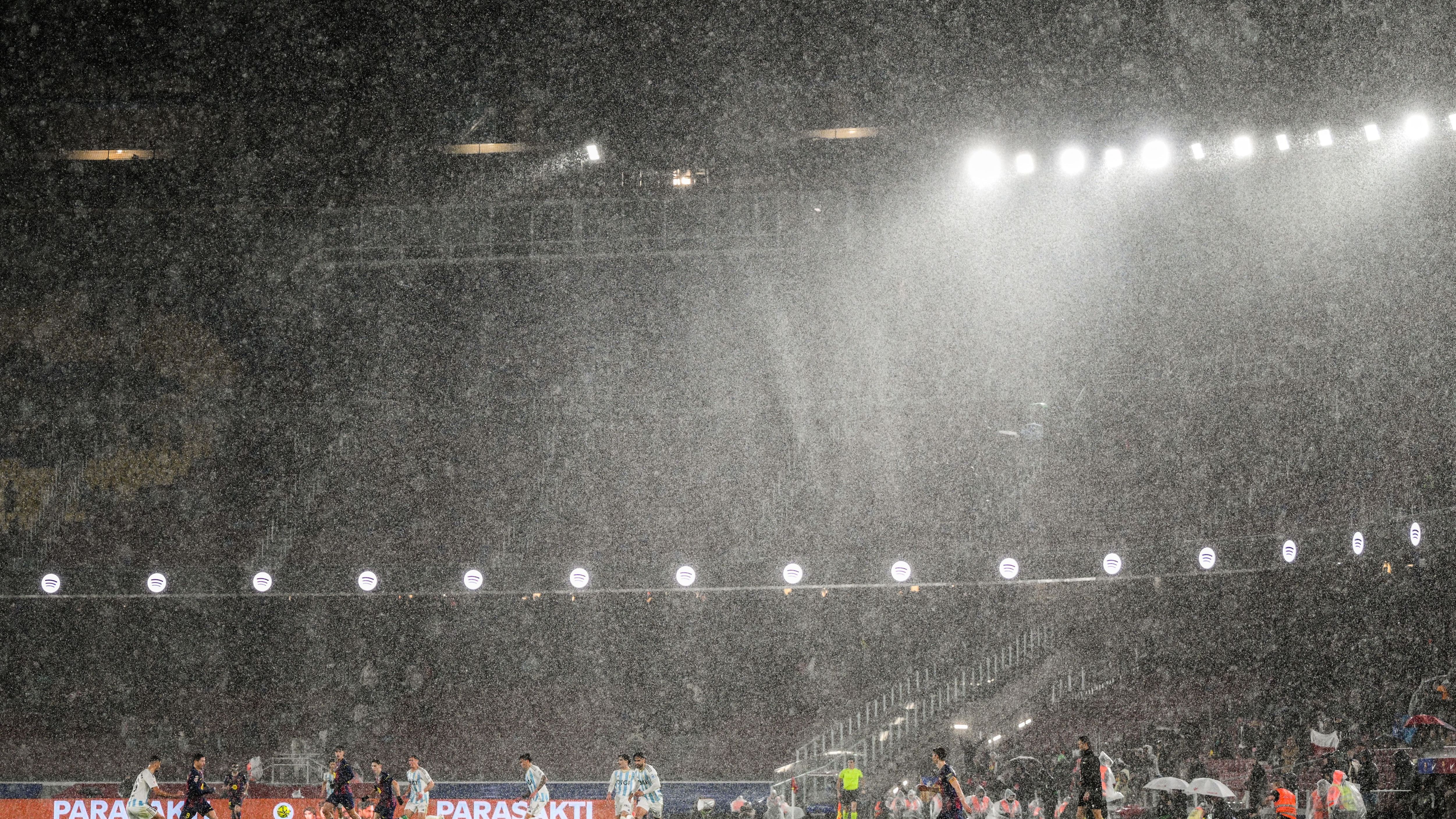 FC Barcelona v Real Oviedo - LaLiga EA Sports