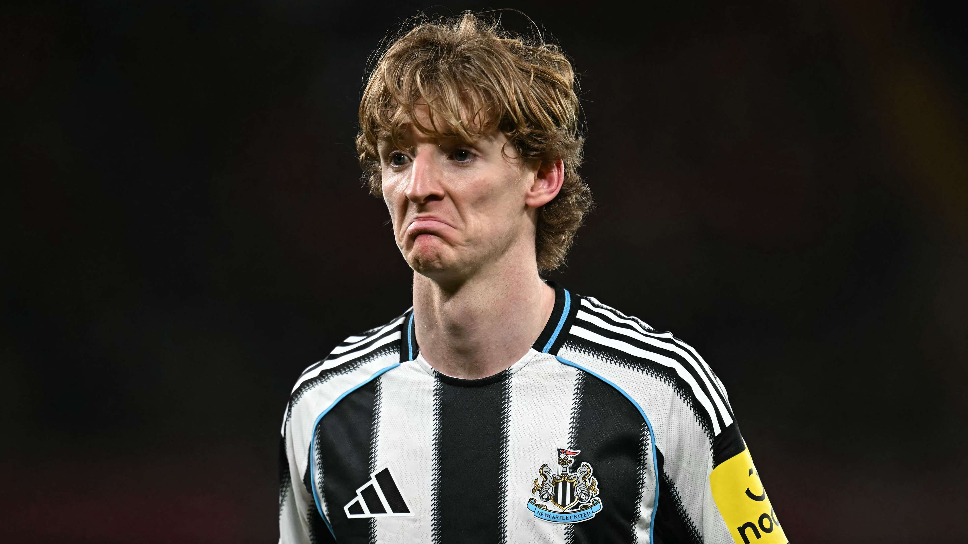 TOPSHOT-FBL-ENG-PR-LIVERPOOL-NEWCASTLE