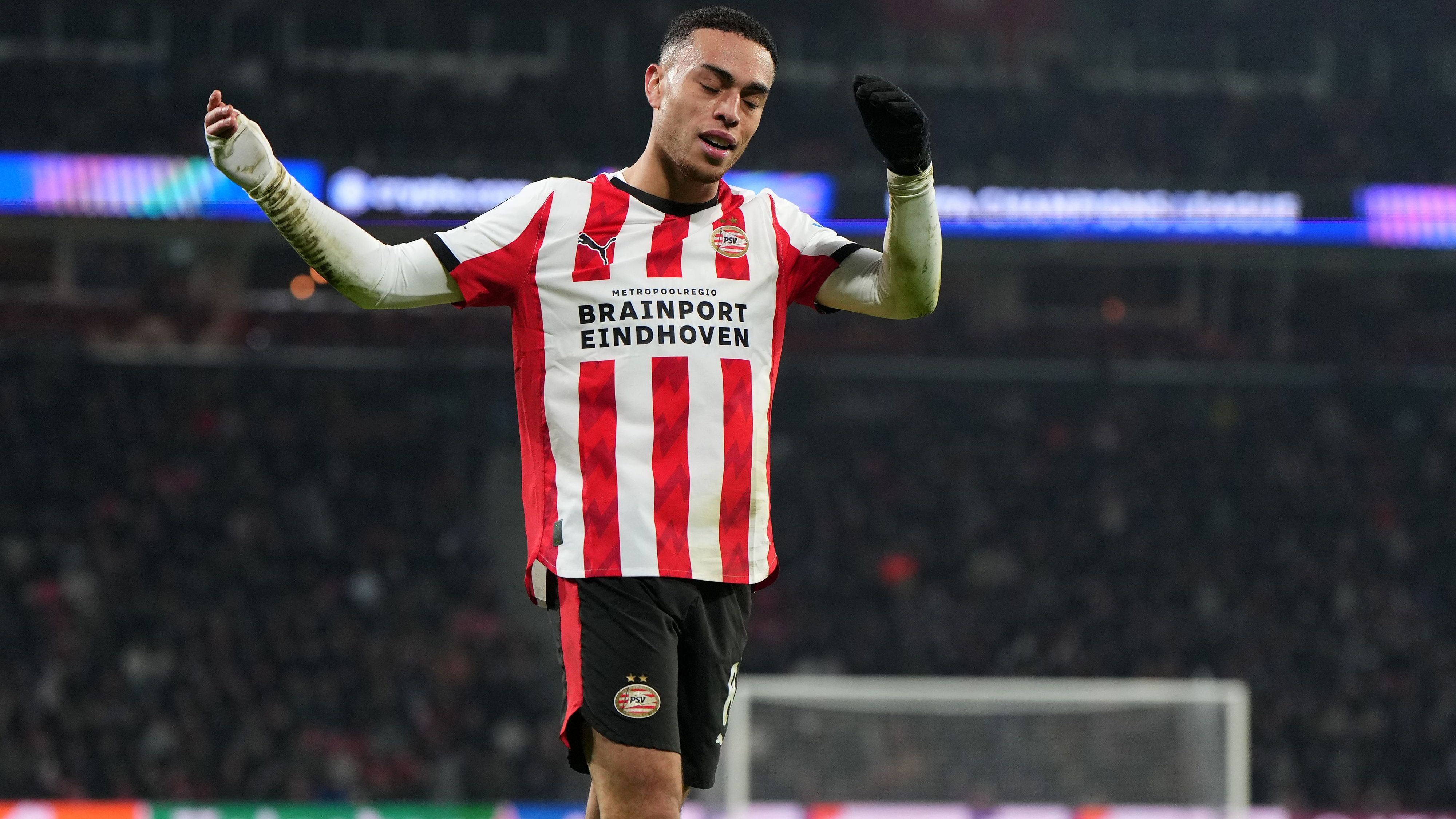 PSV Eindhoven v FC Bayern München - UEFA Champions League 2025/26 League Phase MD8