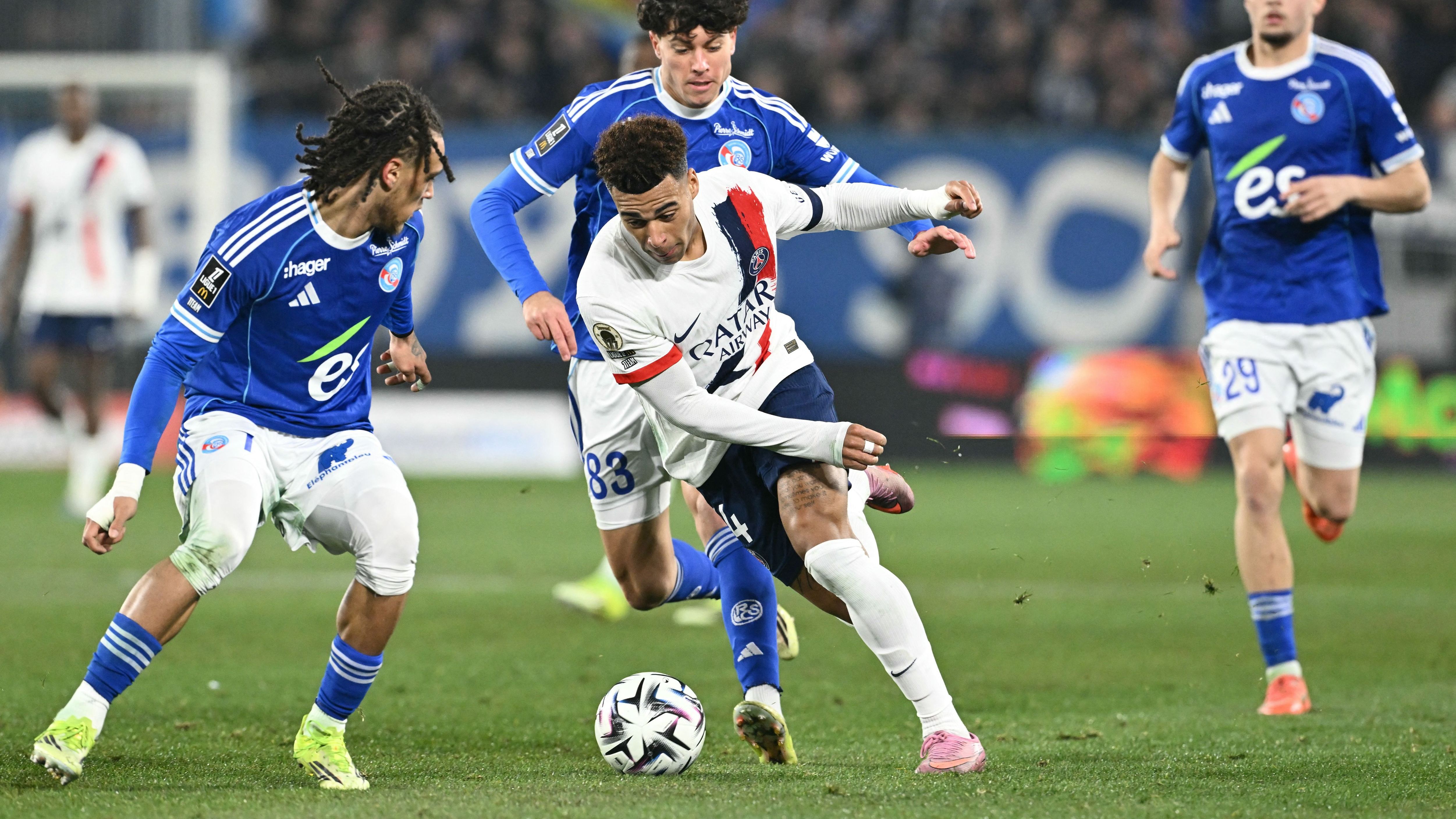 FBL-FRA-LIGUE1-STRASBOURG-PSG