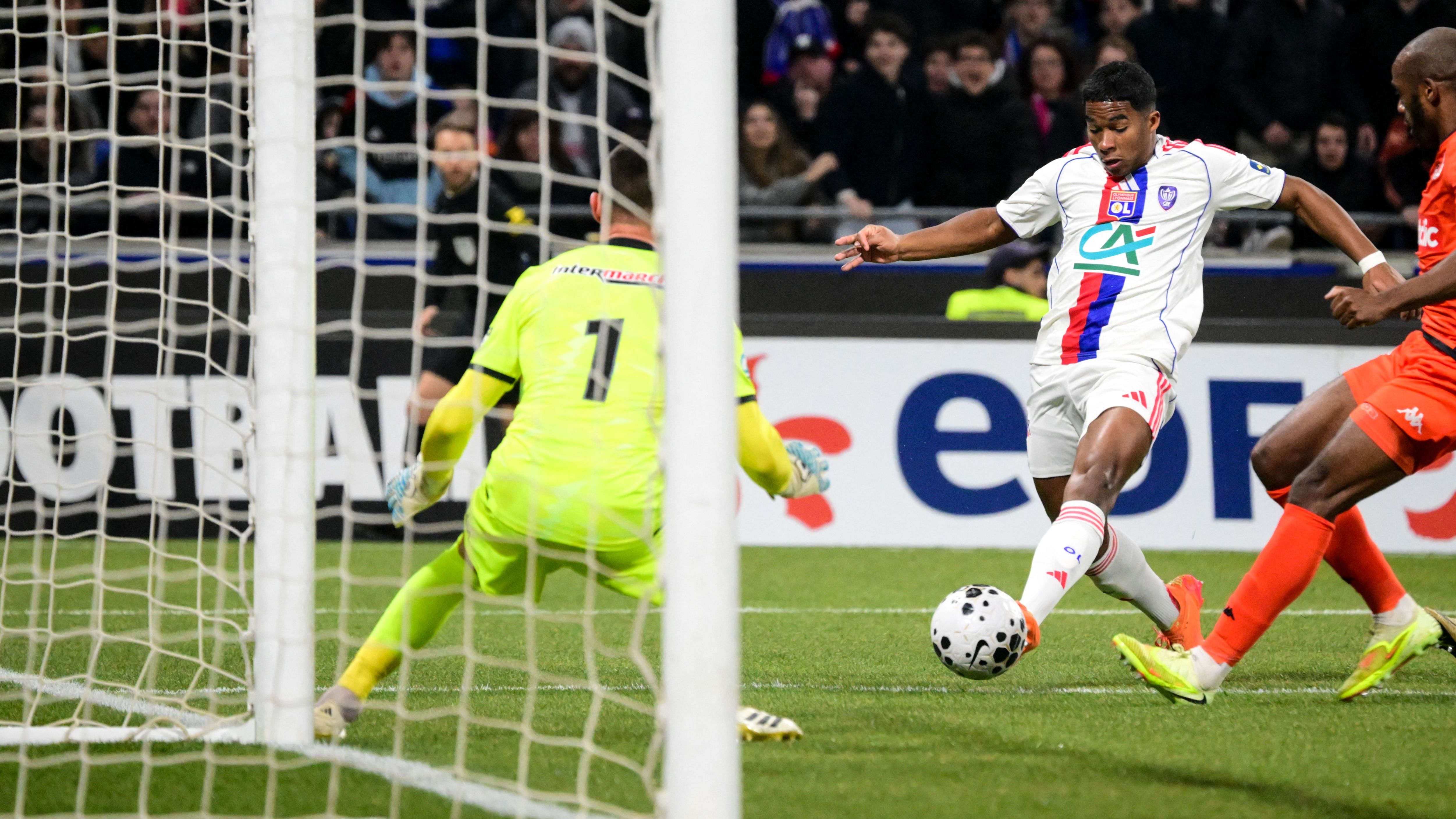 FBL-FRA-CUP-LYON-LAVAL