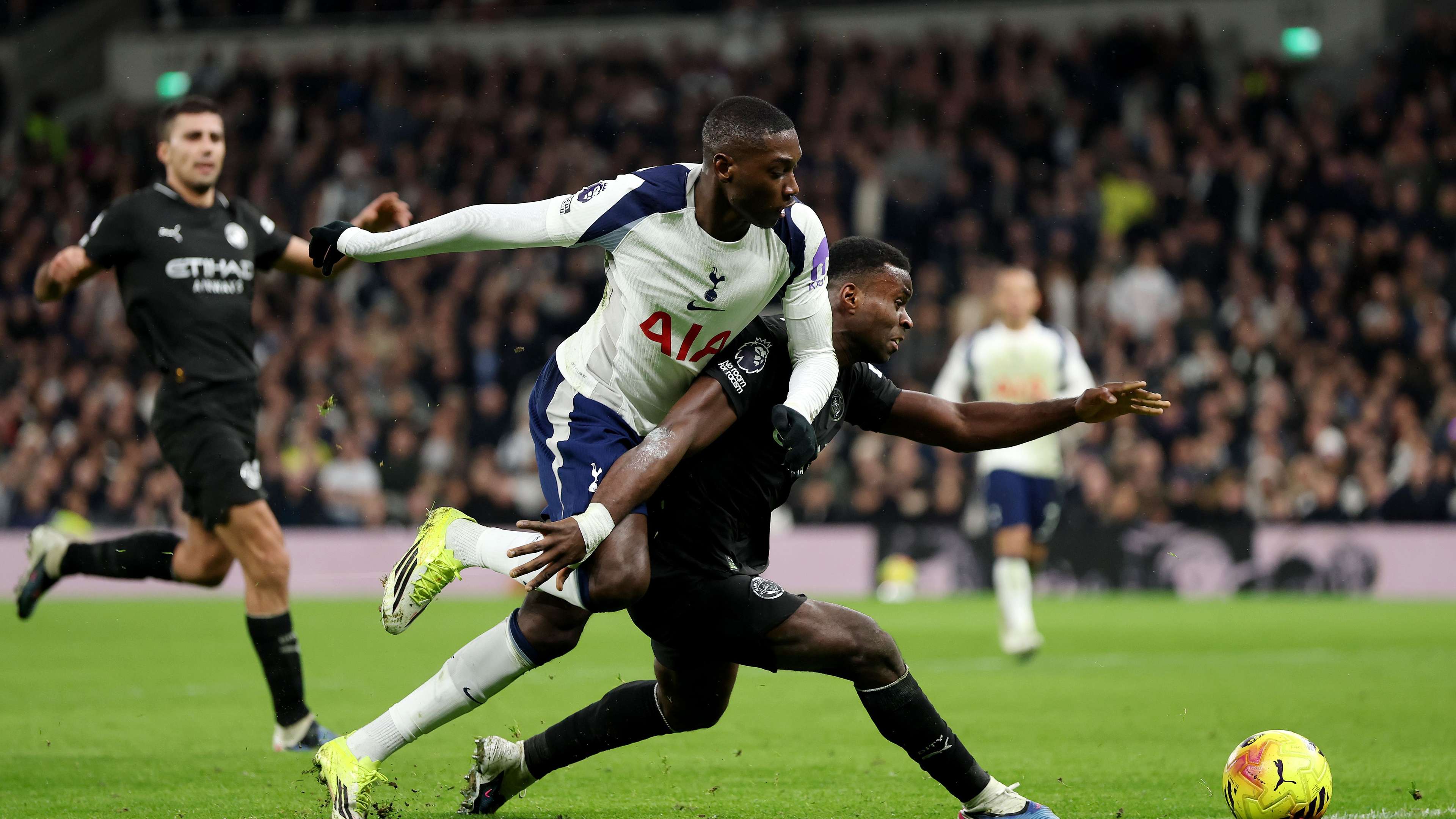 Tottenham Hotspur v Manchester City - Premier League