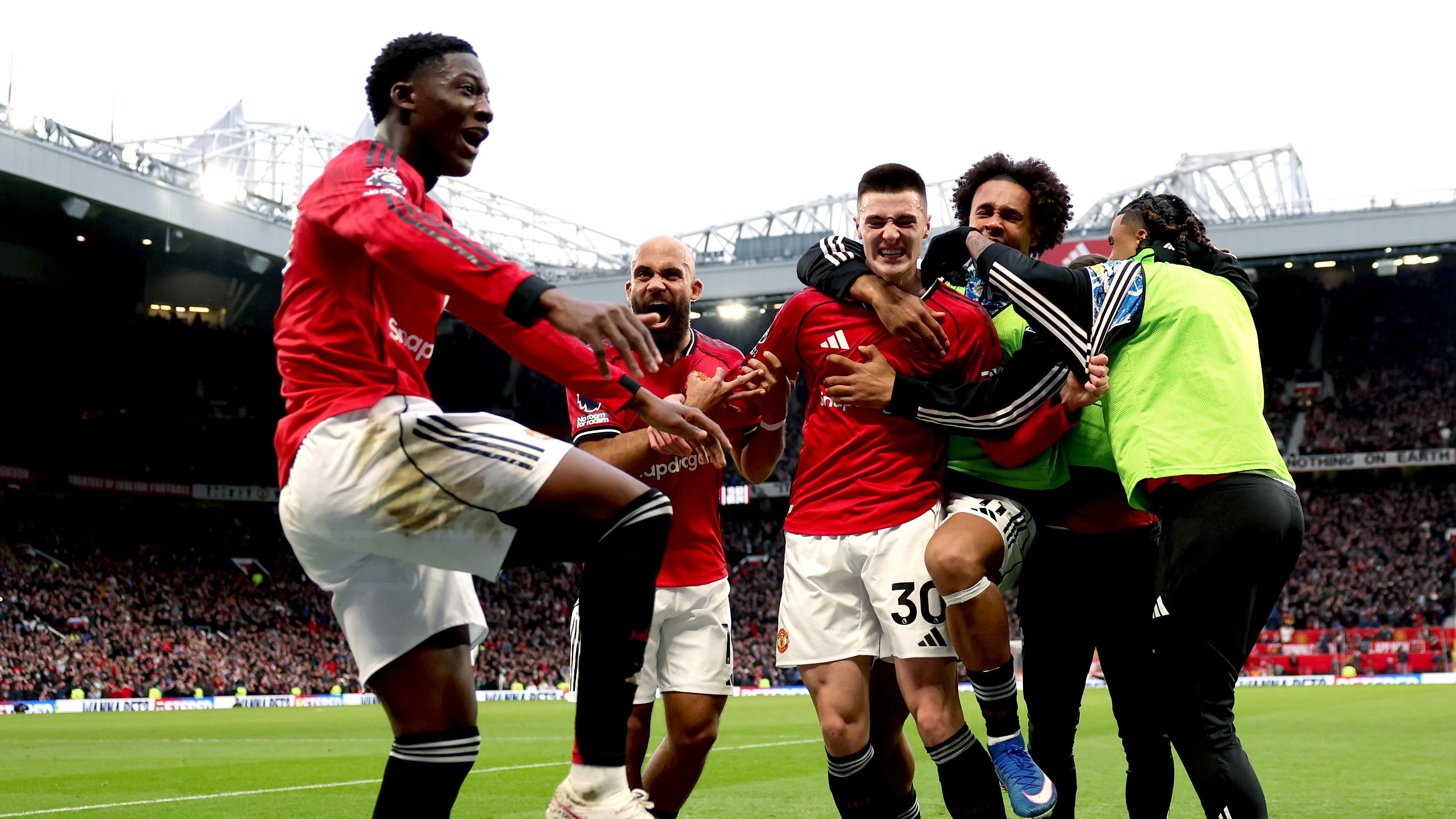 Manchester United v Fulham - Premier League