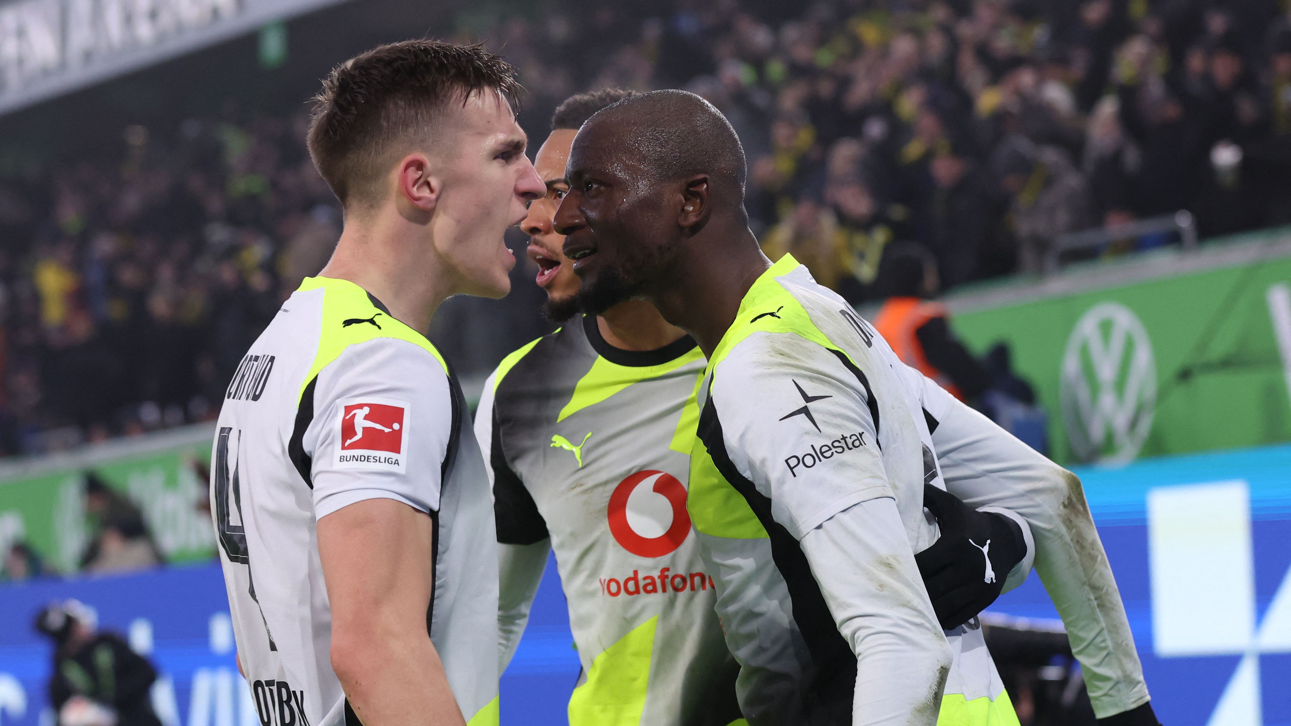 TOPSHOT-FBL-GER-BUNDESLIGA-WOLFSBURG-DORTMUND