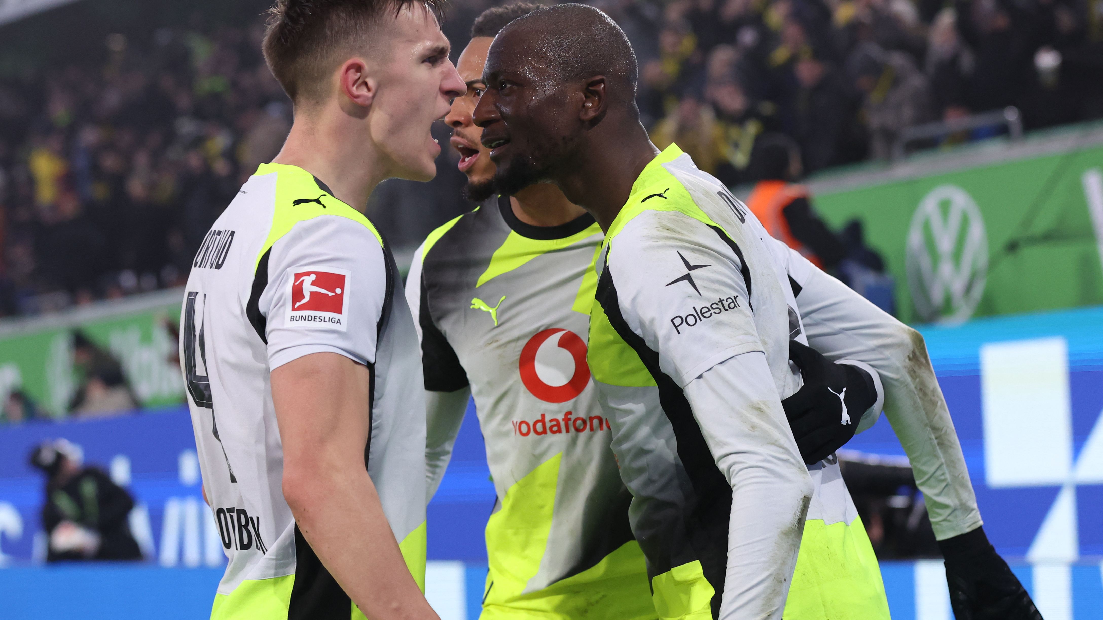 TOPSHOT-FBL-GER-BUNDESLIGA-WOLFSBURG-DORTMUND