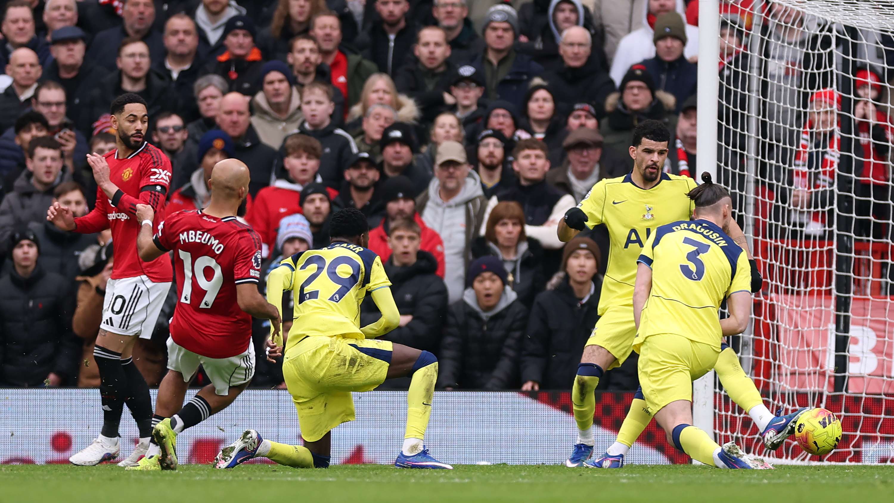 Manchester United v Tottenham Hotspur - Premier League