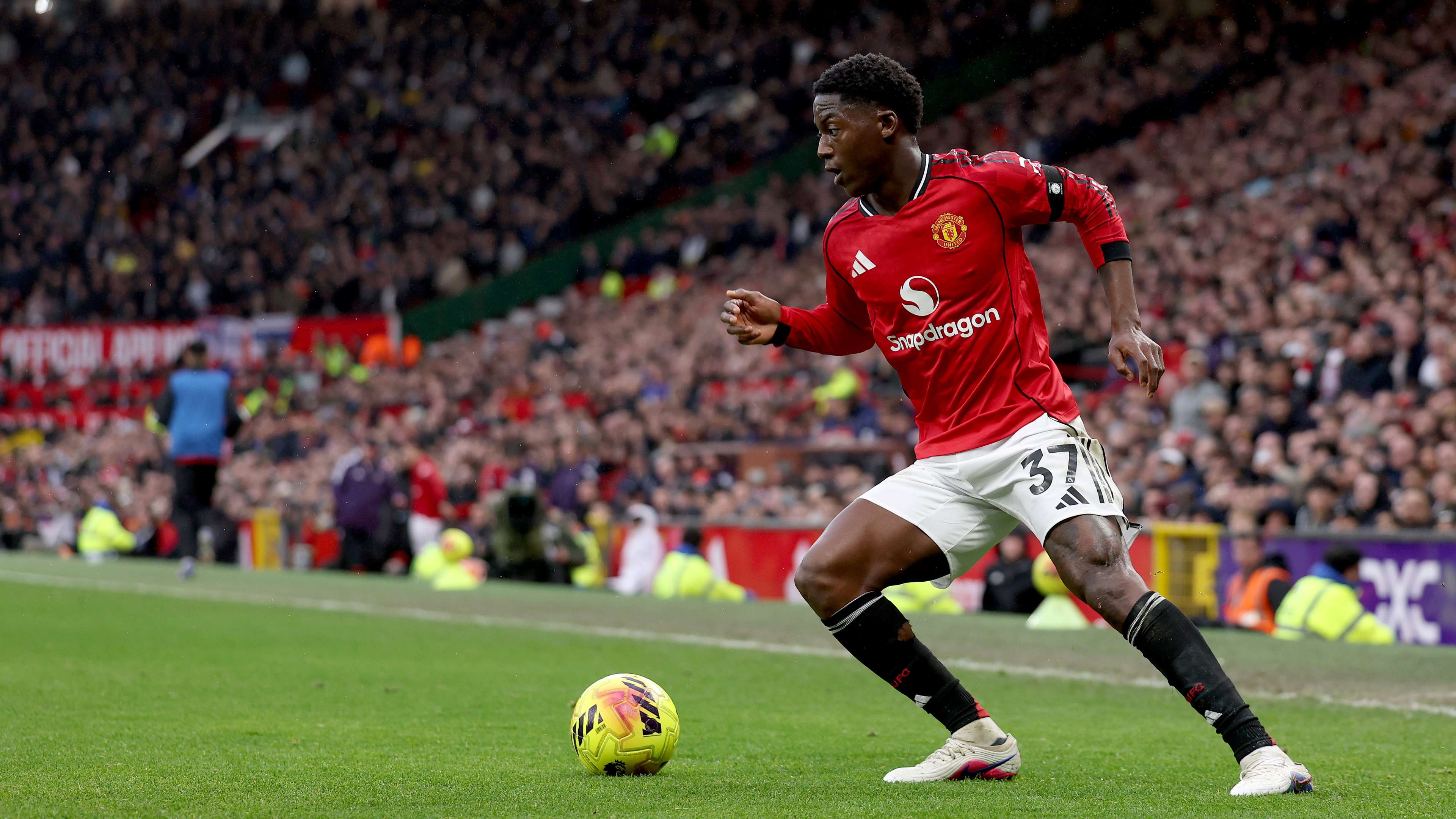 Manchester United v Tottenham Hotspur - Premier League