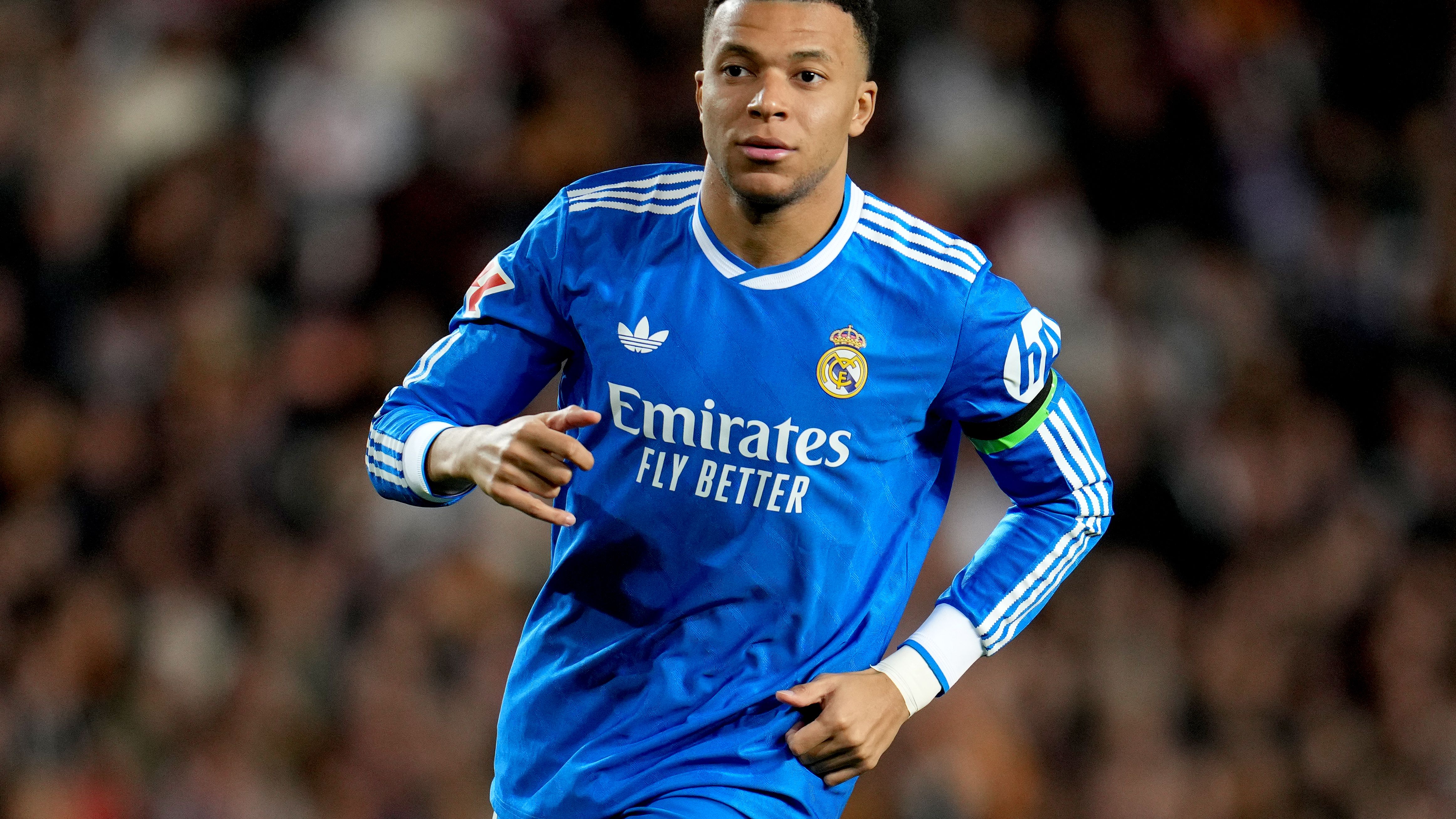 Valencia CF v Real Madrid CF - LaLiga EA Sports