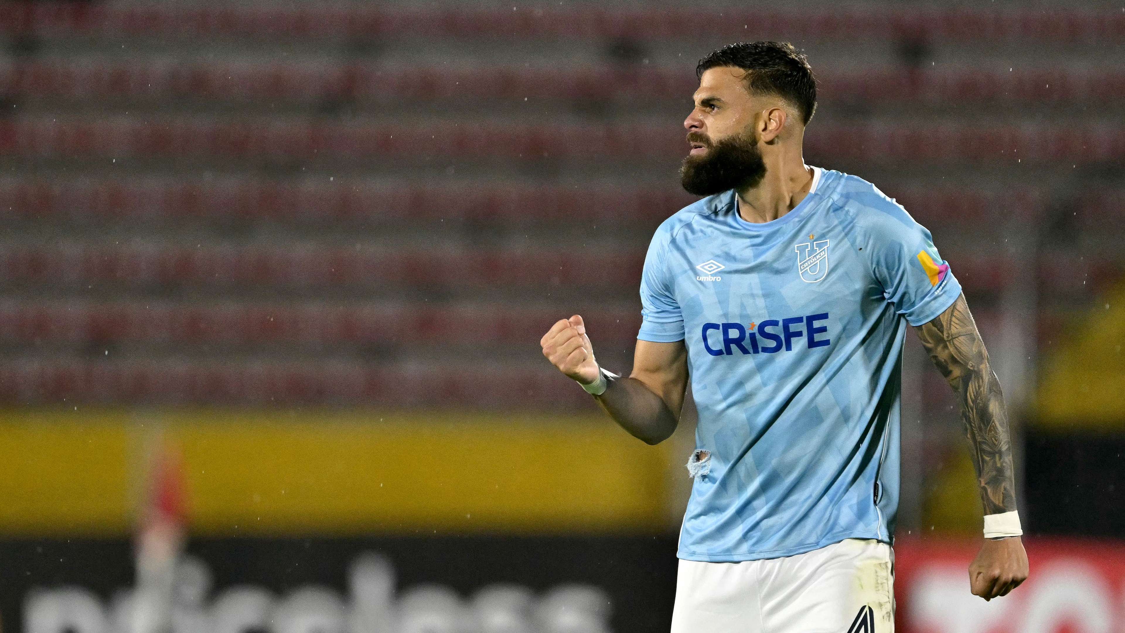 FBL-LIBERTADORES-CATOLICAECU-JUVENTUD