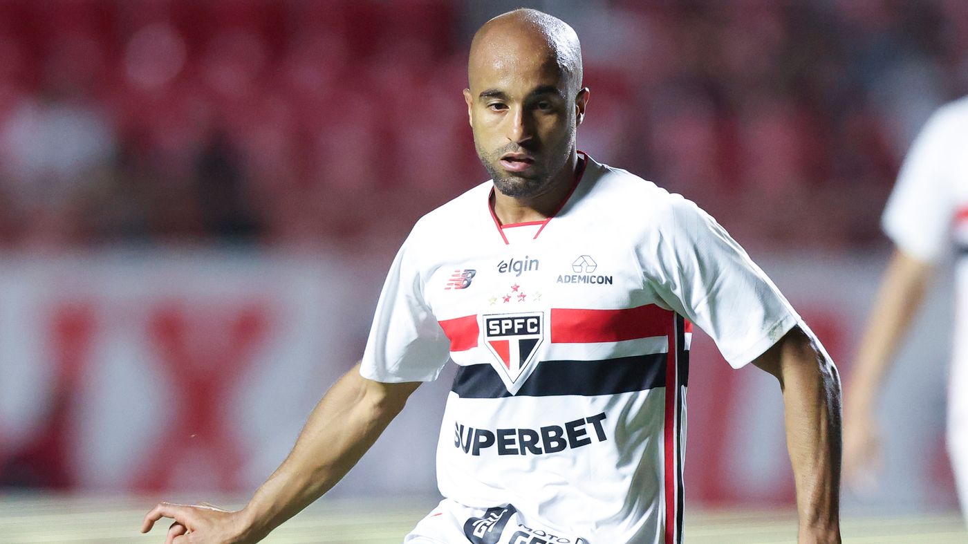 Lucas Moura é dúvida para São Paulo contra Palmeiras por jogo no gramado artificial?