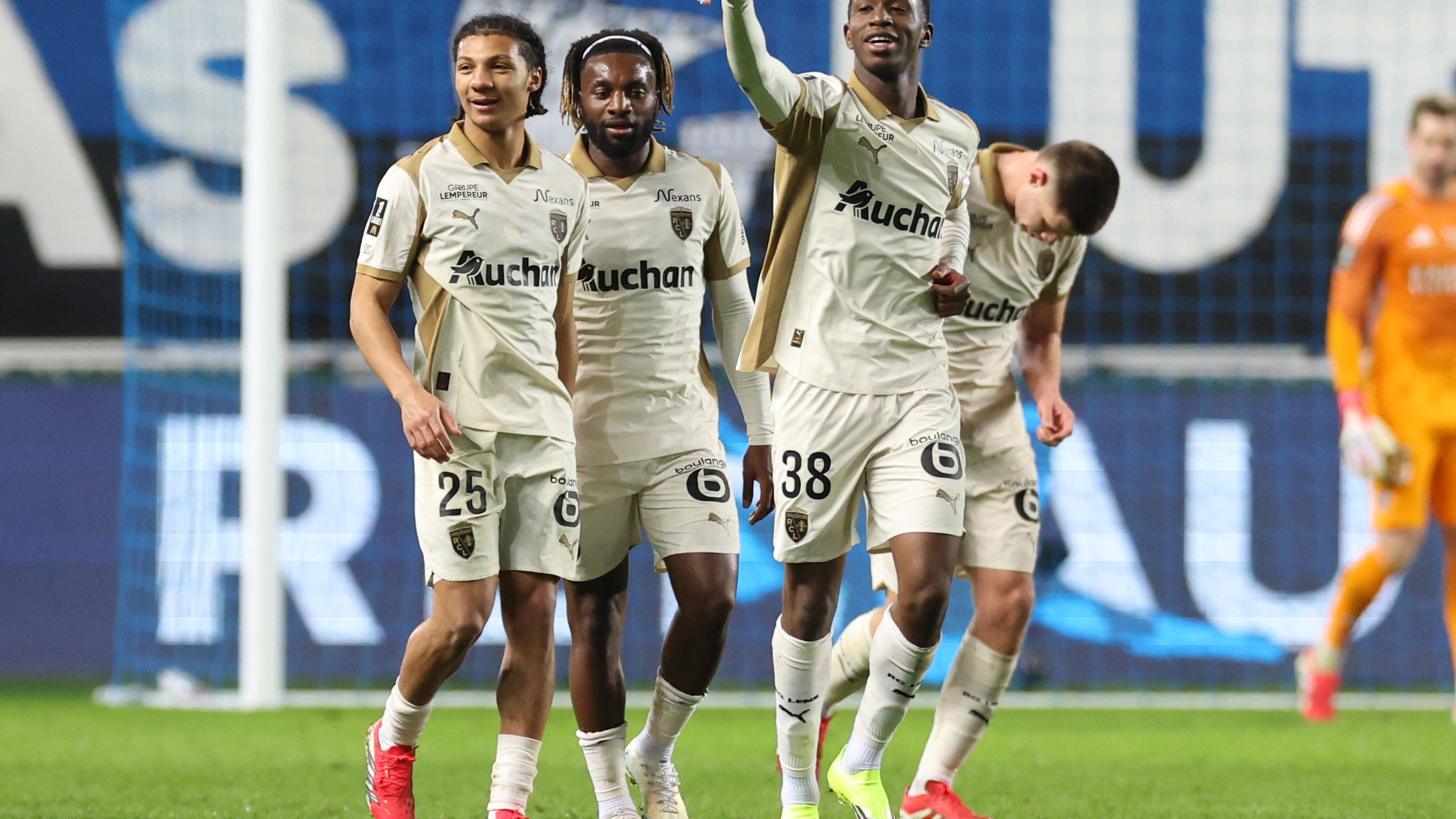 FBL-FRA-LIGUE1-PARIS FC-LENS