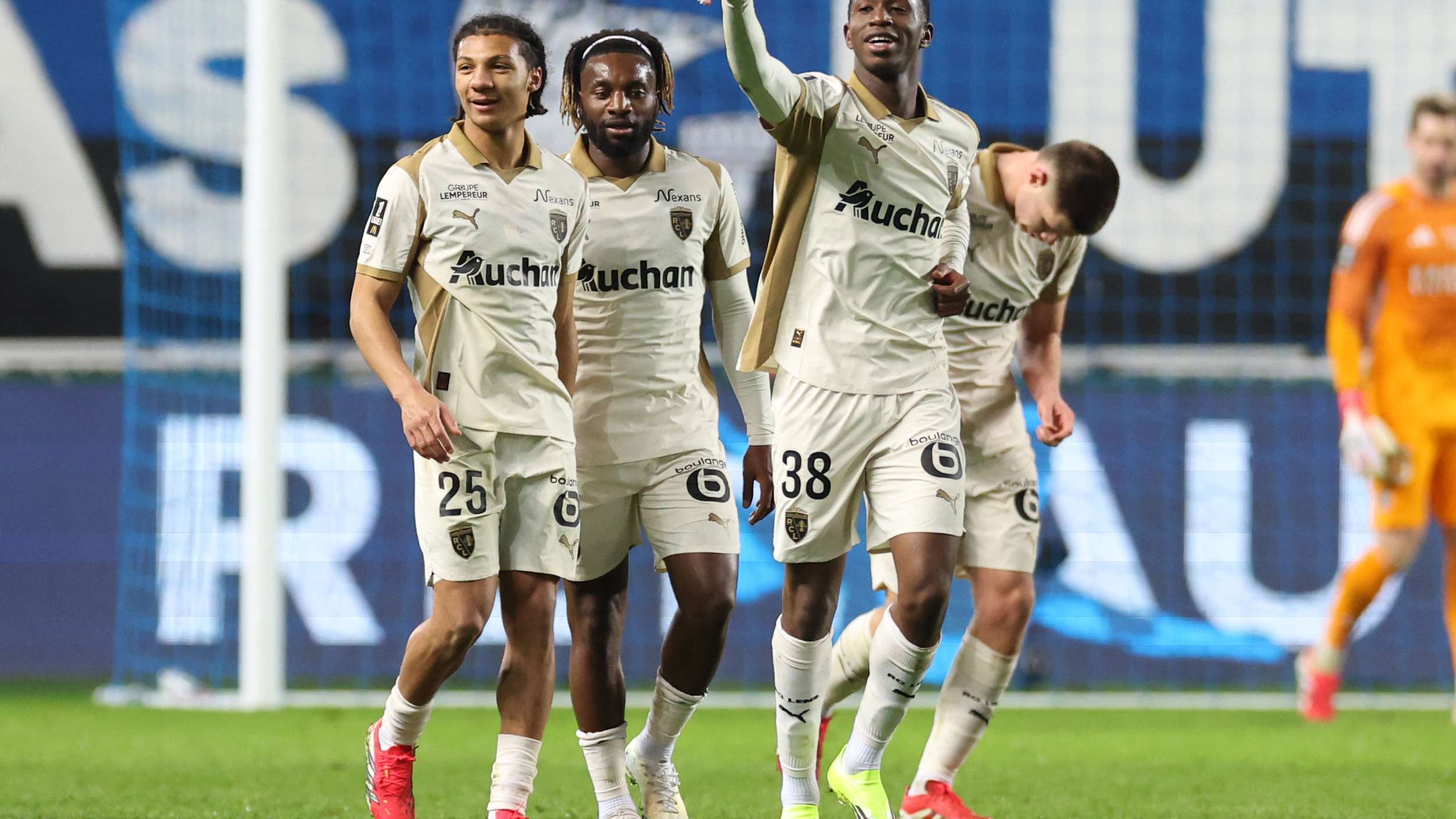 FBL-FRA-LIGUE1-PARIS FC-LENS