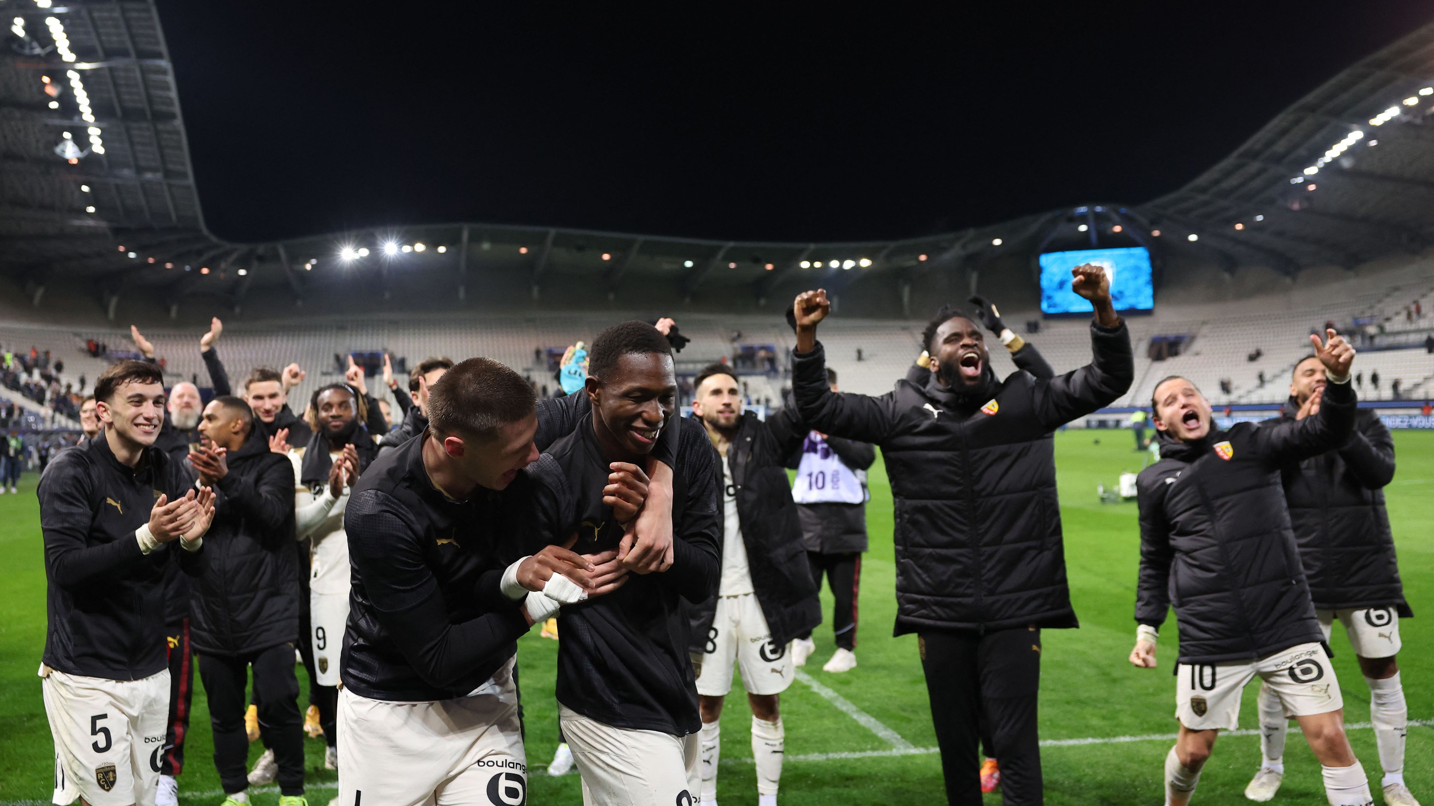 FBL-FRA-LIGUE1-PARIS FC-LENS