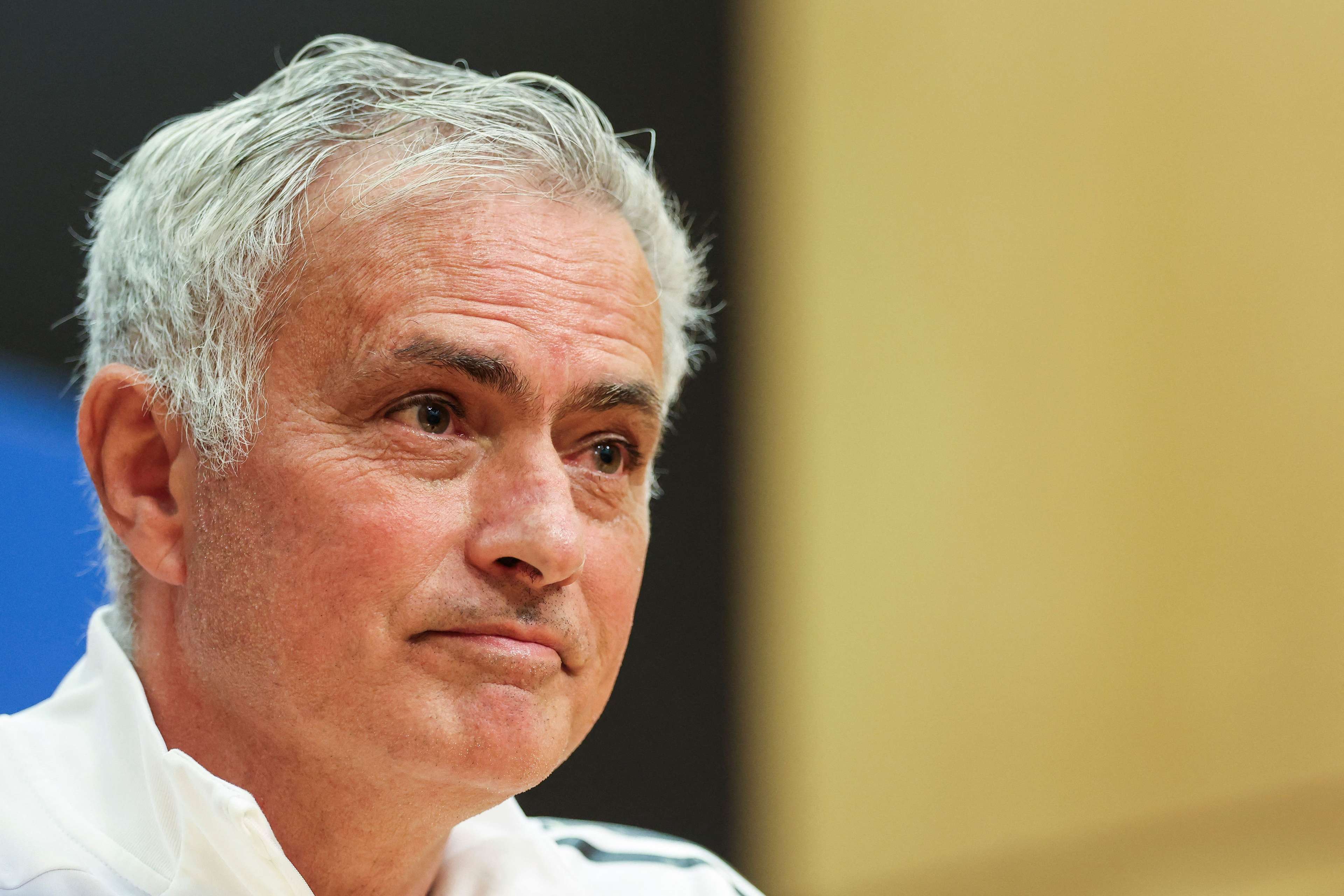 FBL-EUR-C1-BENFICA-PRESSER