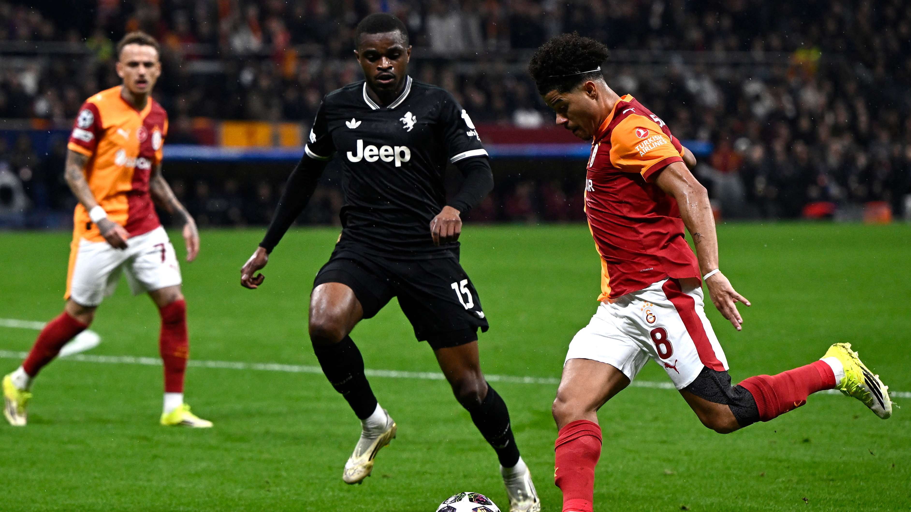 FBL-EUR-C1-GALATASARAY-JUVENTUS