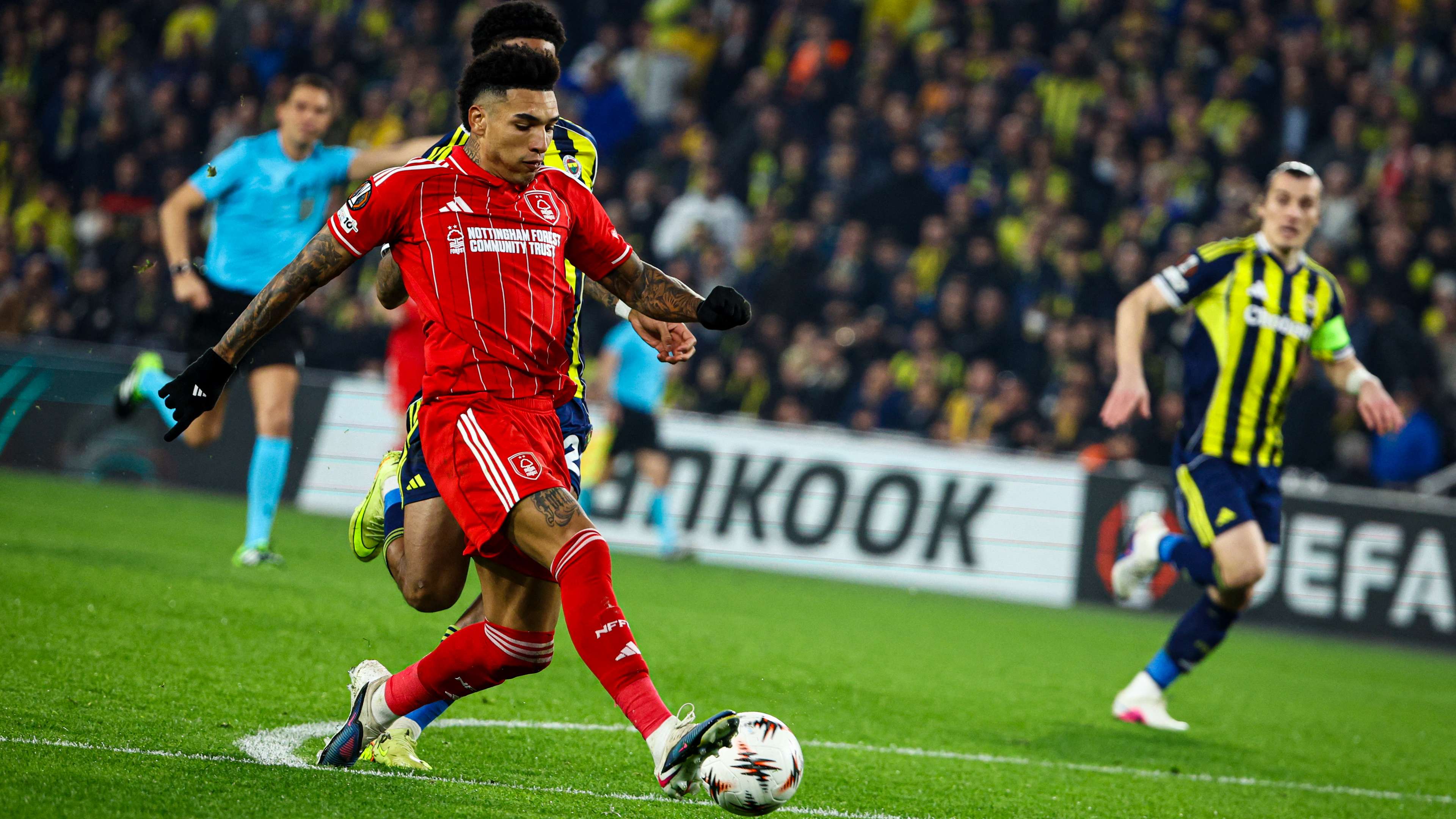 Fenerbahce-vs-Nottingham-Forest-UEFA-Europa-League-2025-26-KO-pl