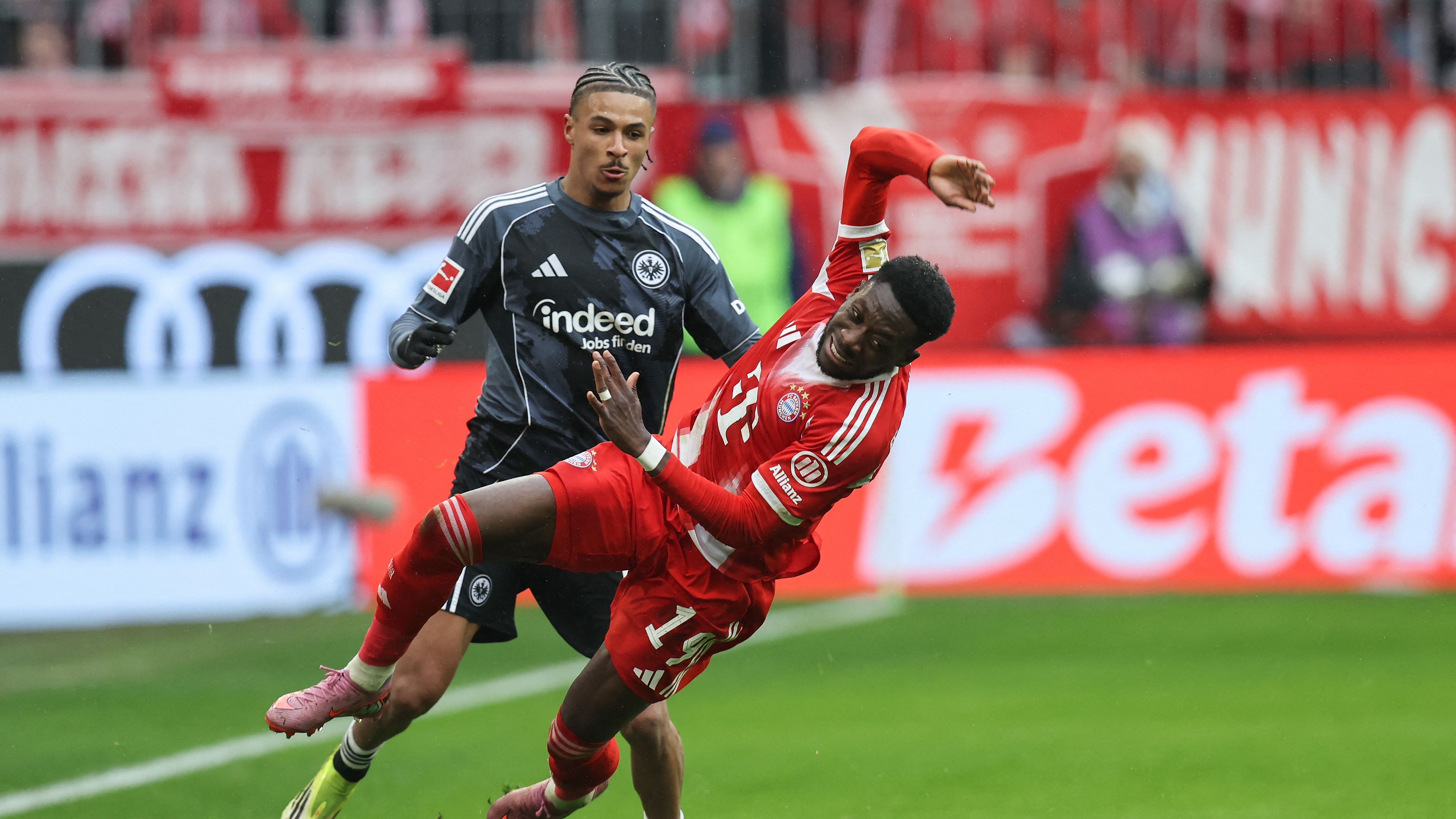 FBL-GER-BUNDESLIGA-BAYERN MUNICH-FRANKFURT