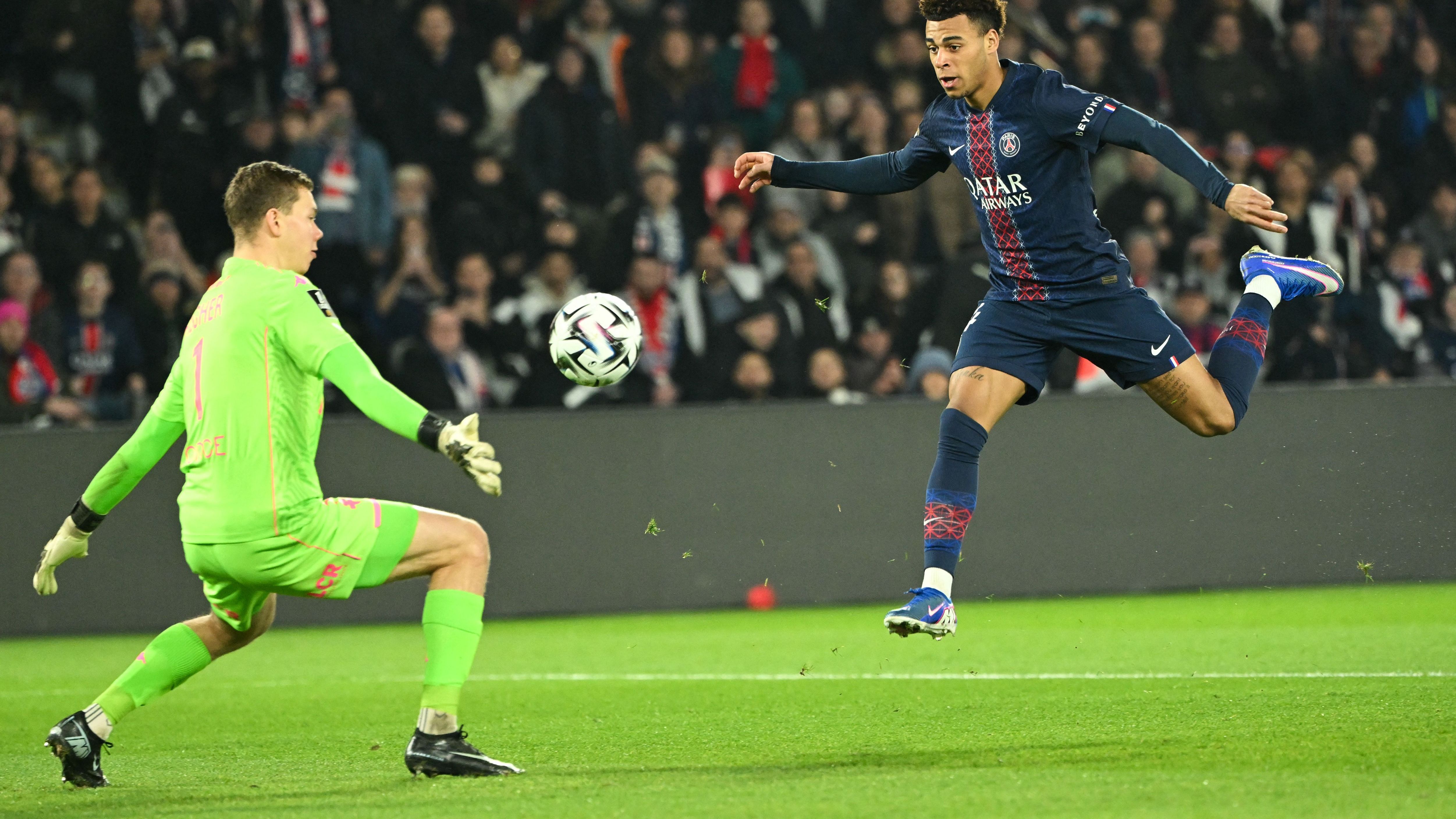 FBL-FRA-LIGUE1-PSG-METZ