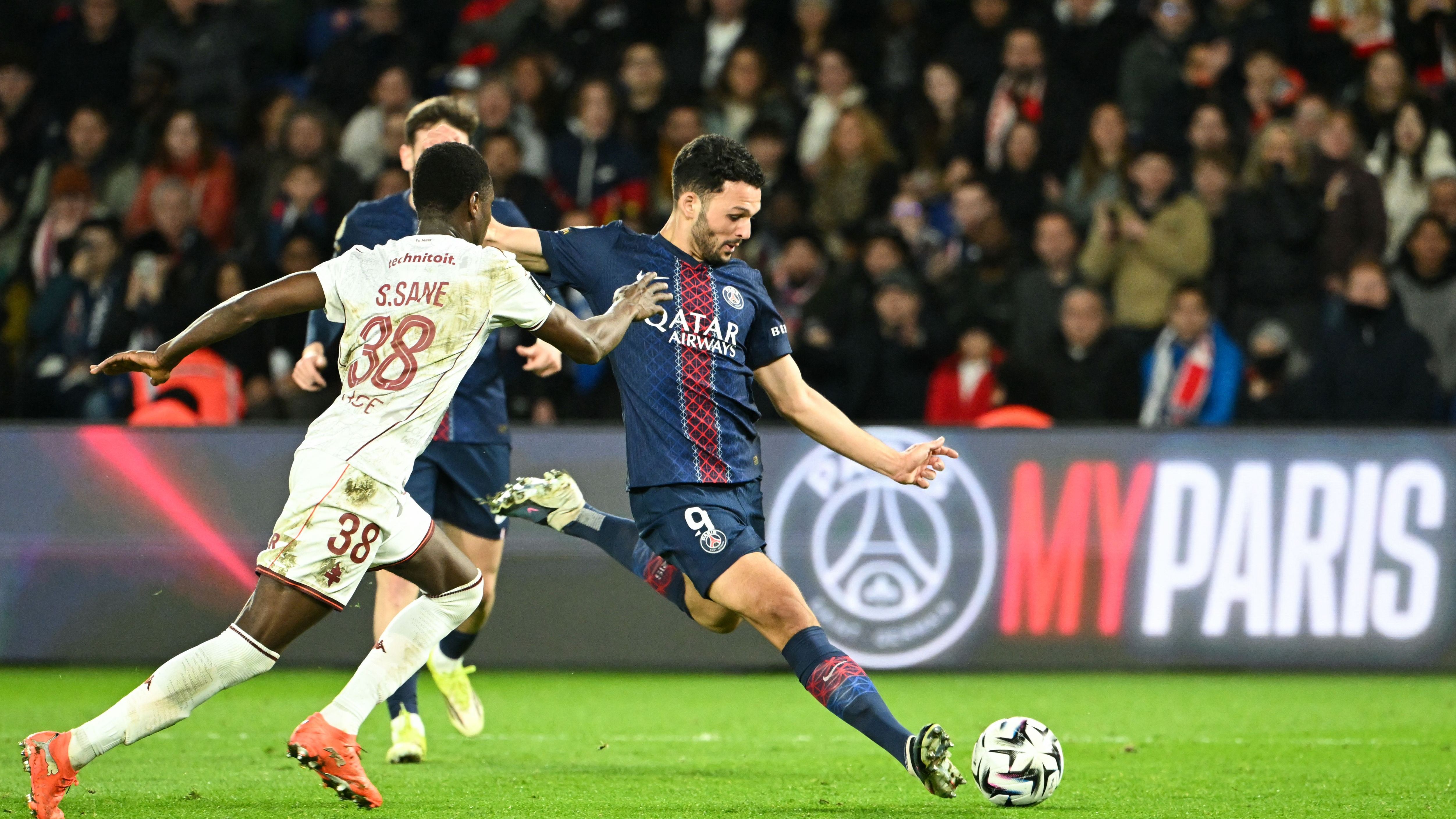 TOPSHOT-FBL-FRA-LIGUE1-PSG-METZ