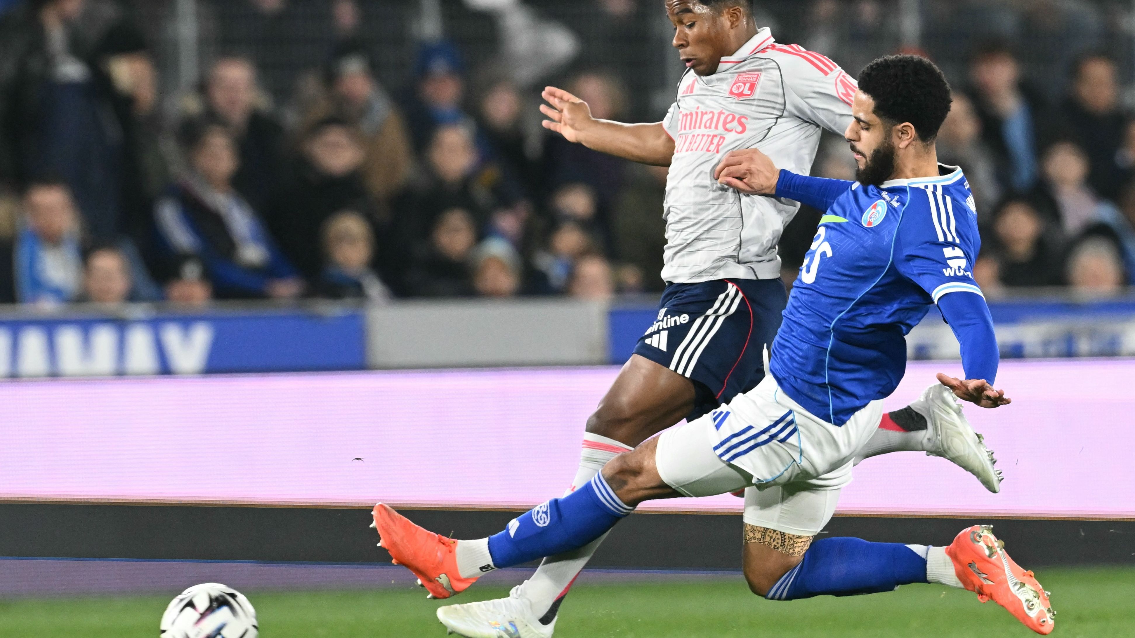 FBL-FRA-LIGUE1-STRASBOURG-LYON