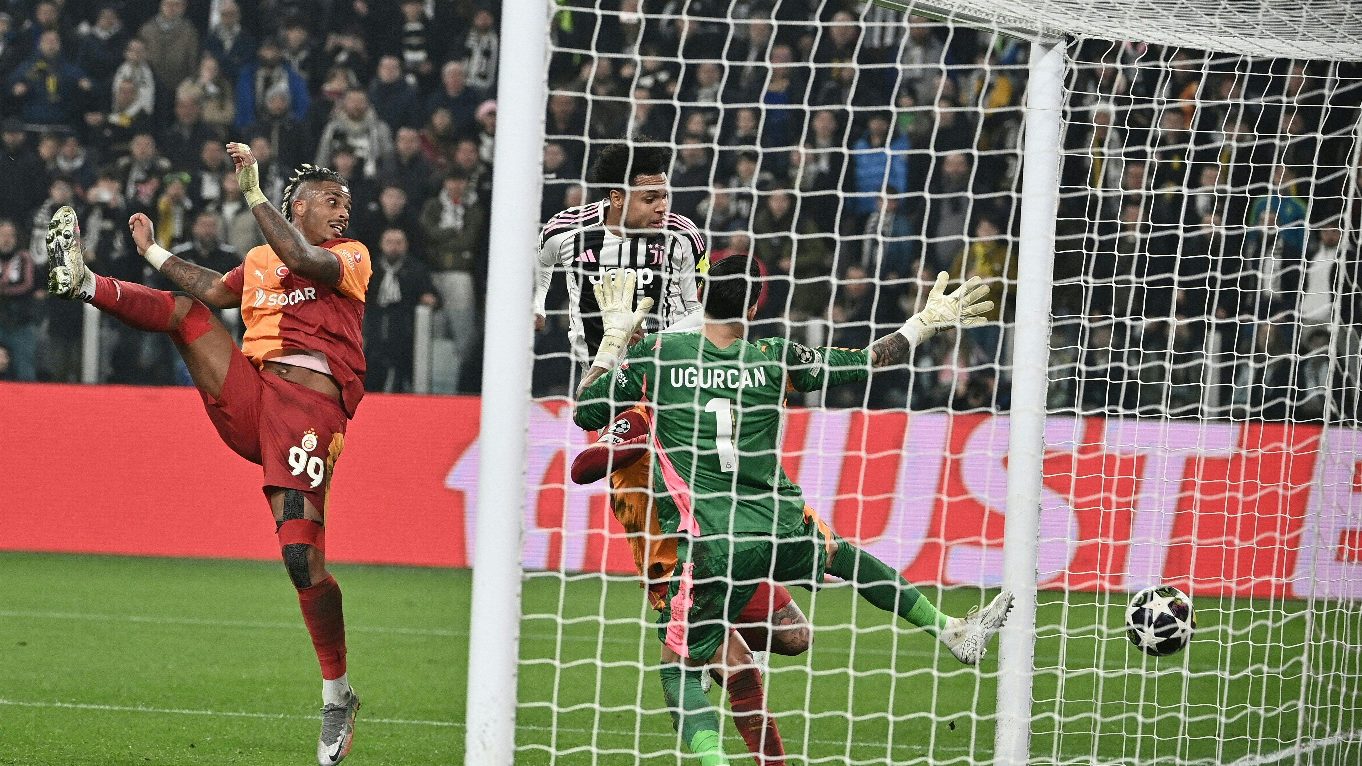 FBL-EUR-C1-JUVENTUS-GALATASARAY