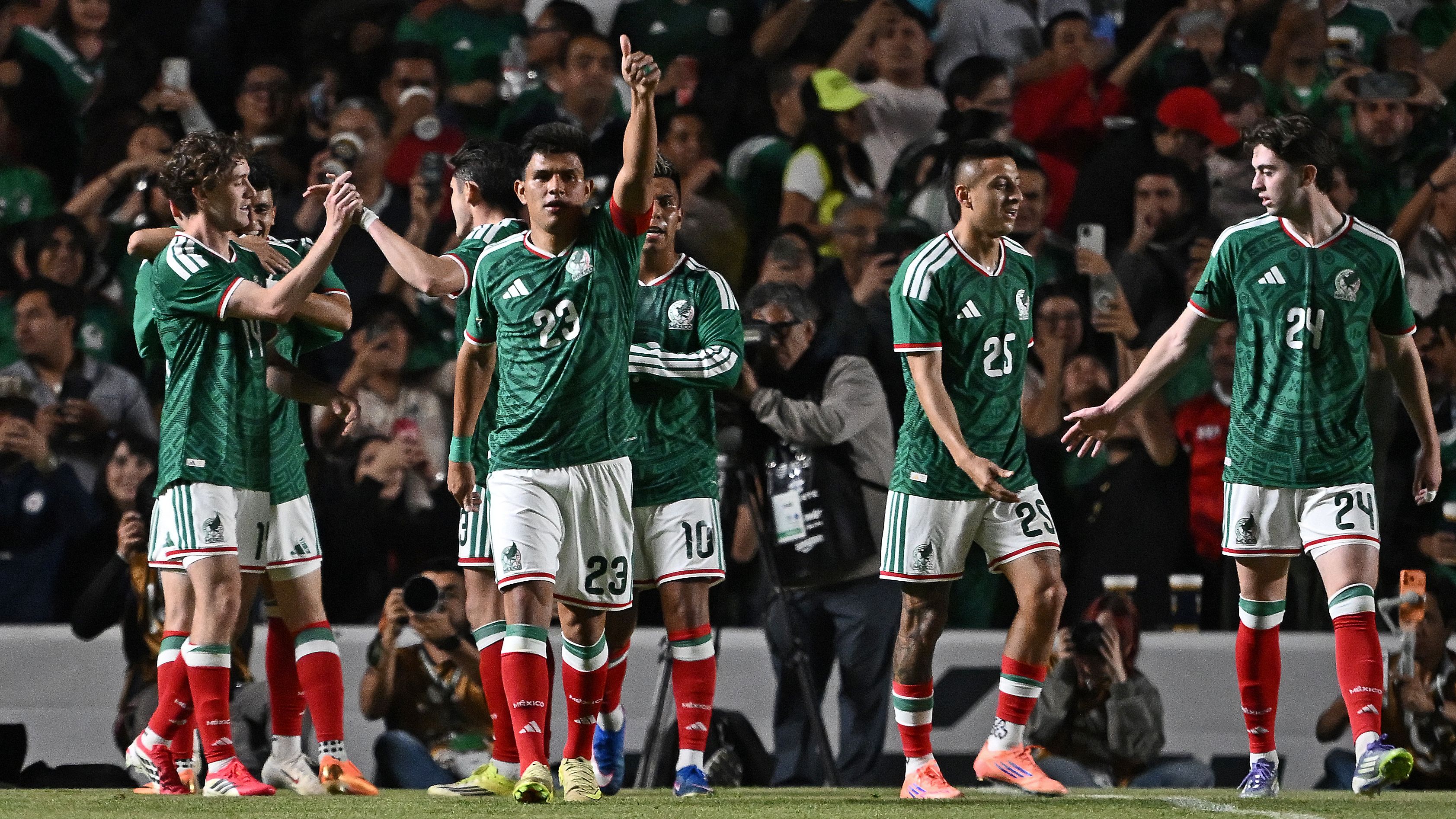 FBL-FRIENDLY-MEX-ISL