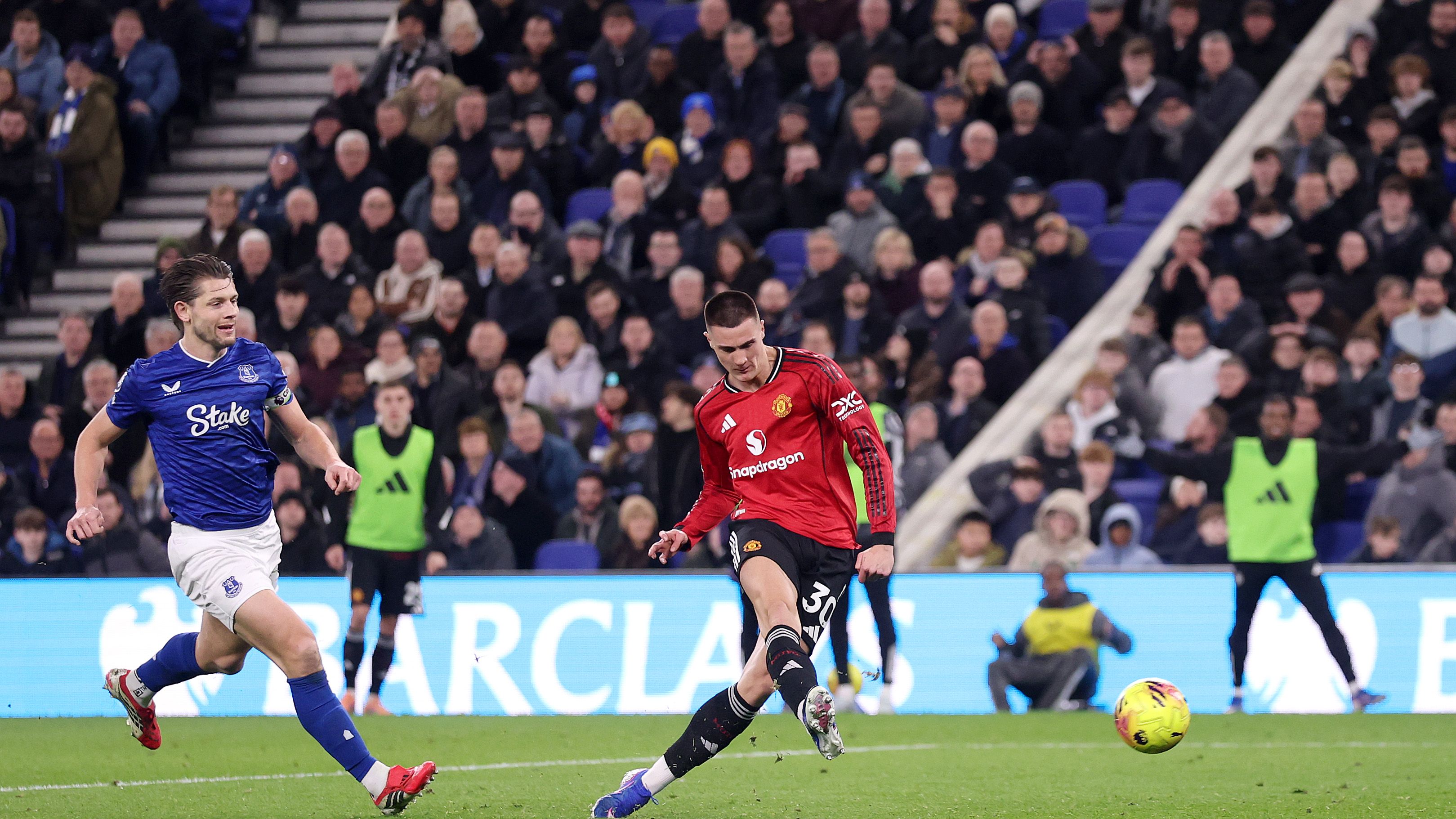 Everton v Manchester United - Premier League