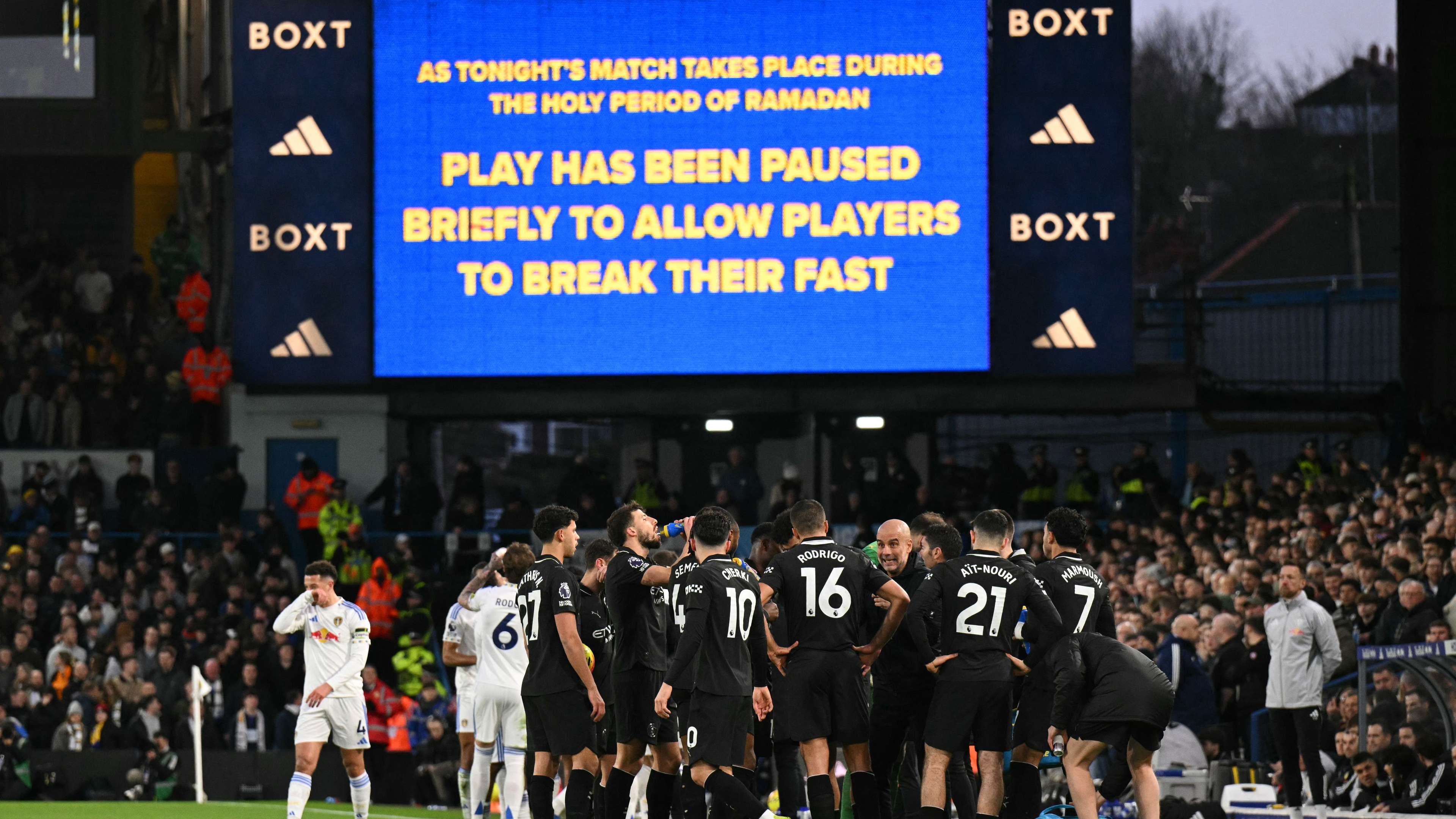 FBL-ENG-PR-LEEDS-MAN CITY