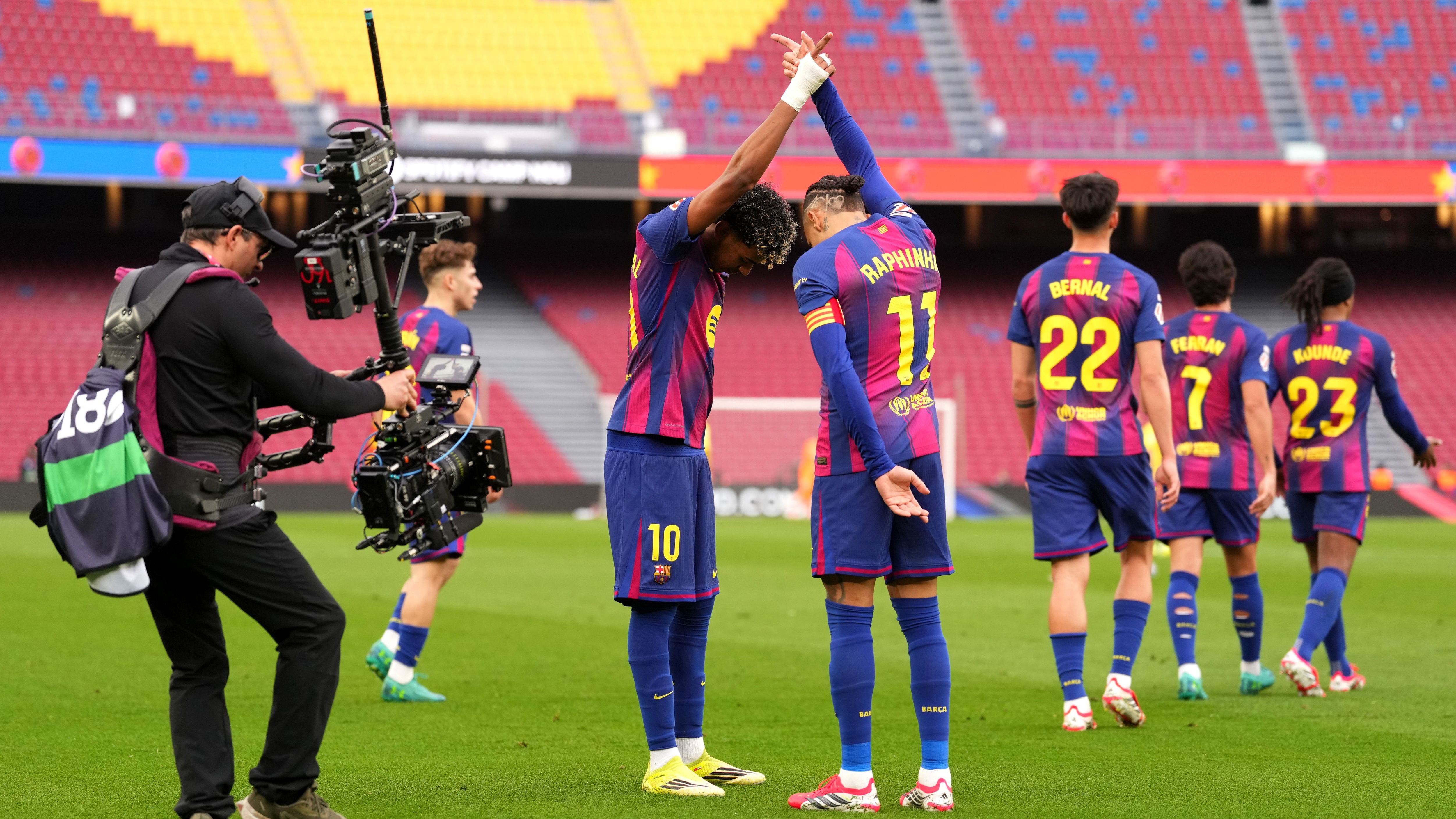 FC Barcelona v Villarreal CF - LaLiga EA Sports