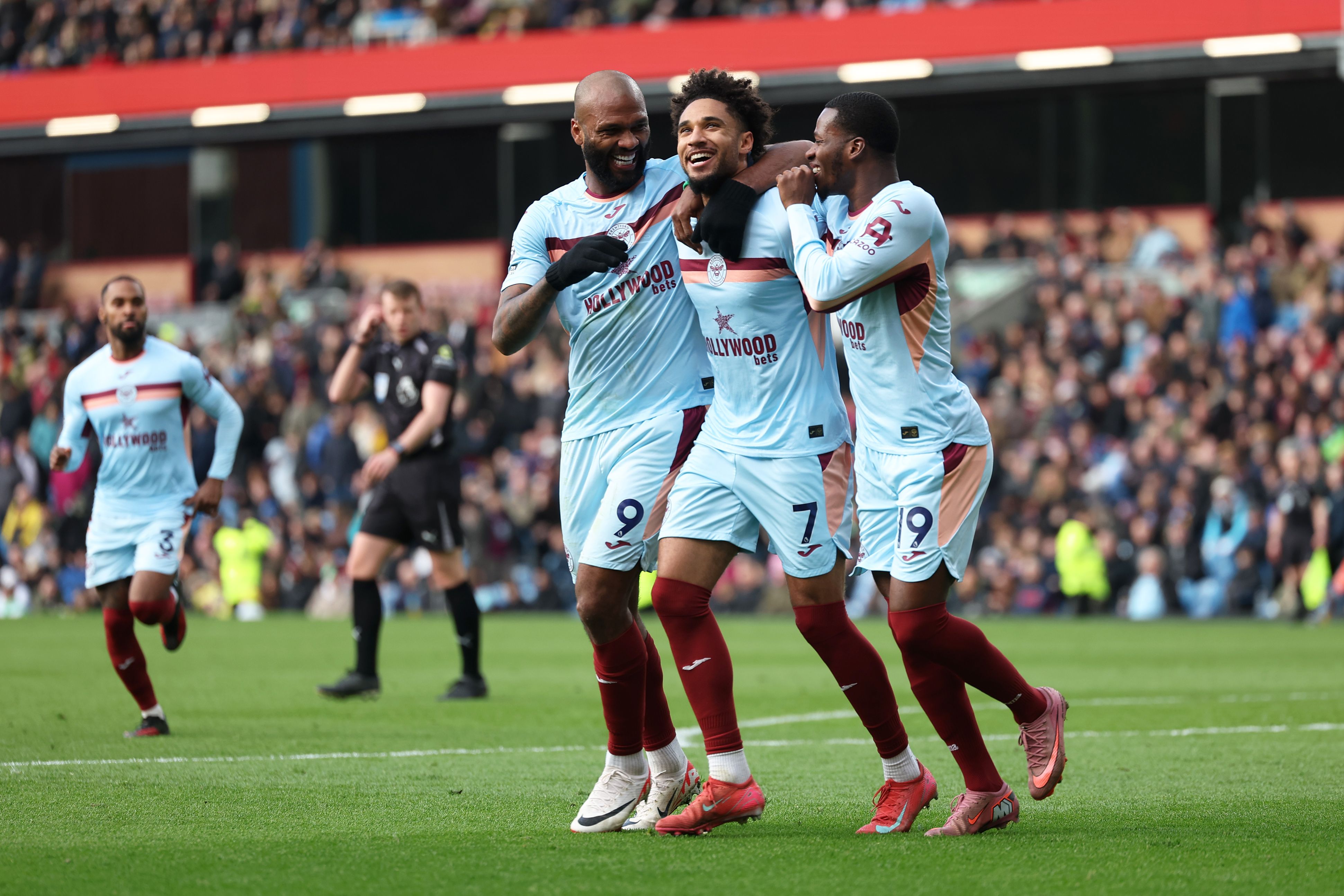 Burnley v Brentford - Premier League