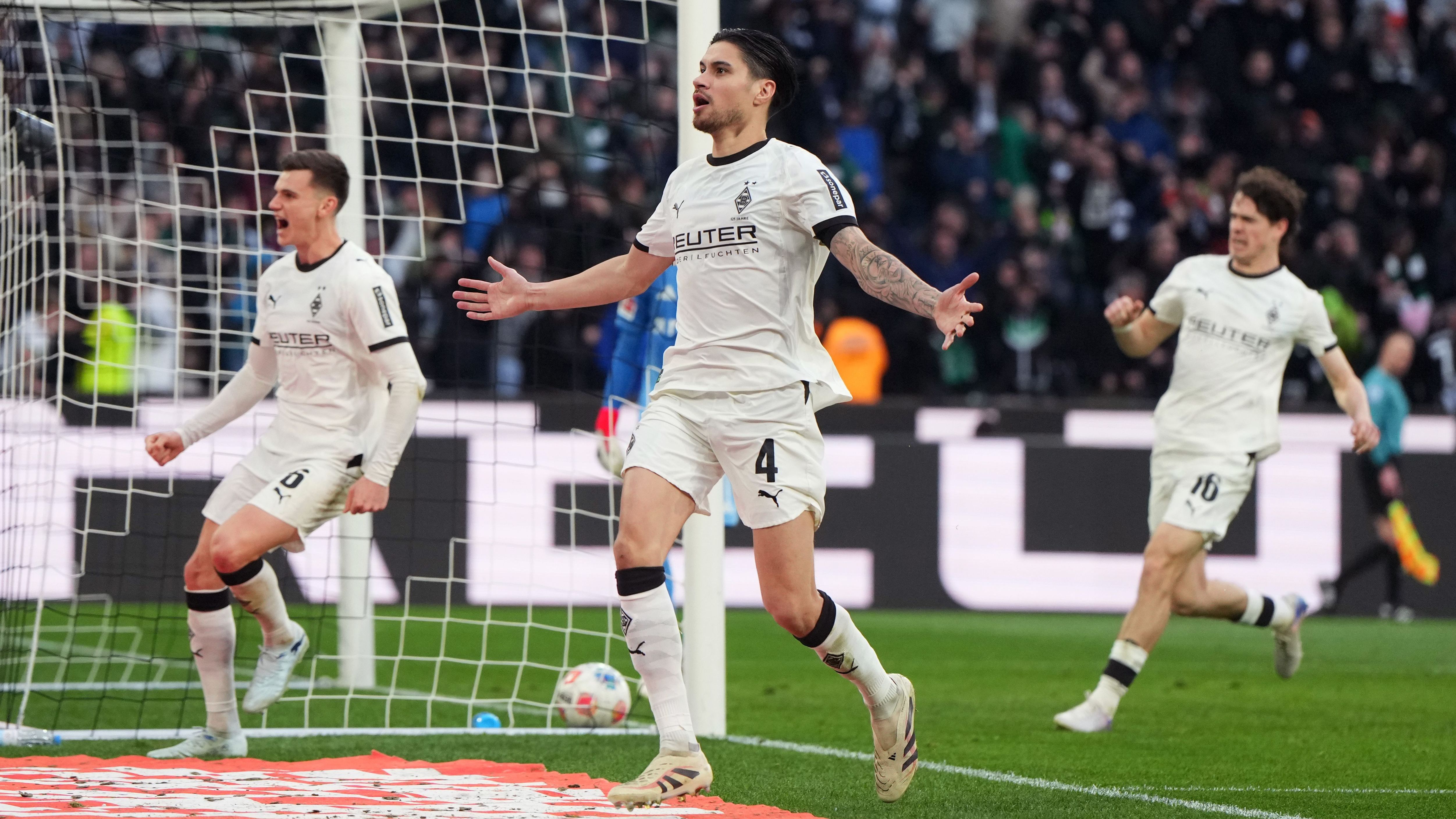 Kevin Diks Jadi Penentu Kemenangan Borussia Moenchengladbach Lewat Gol Penalti Injury Time